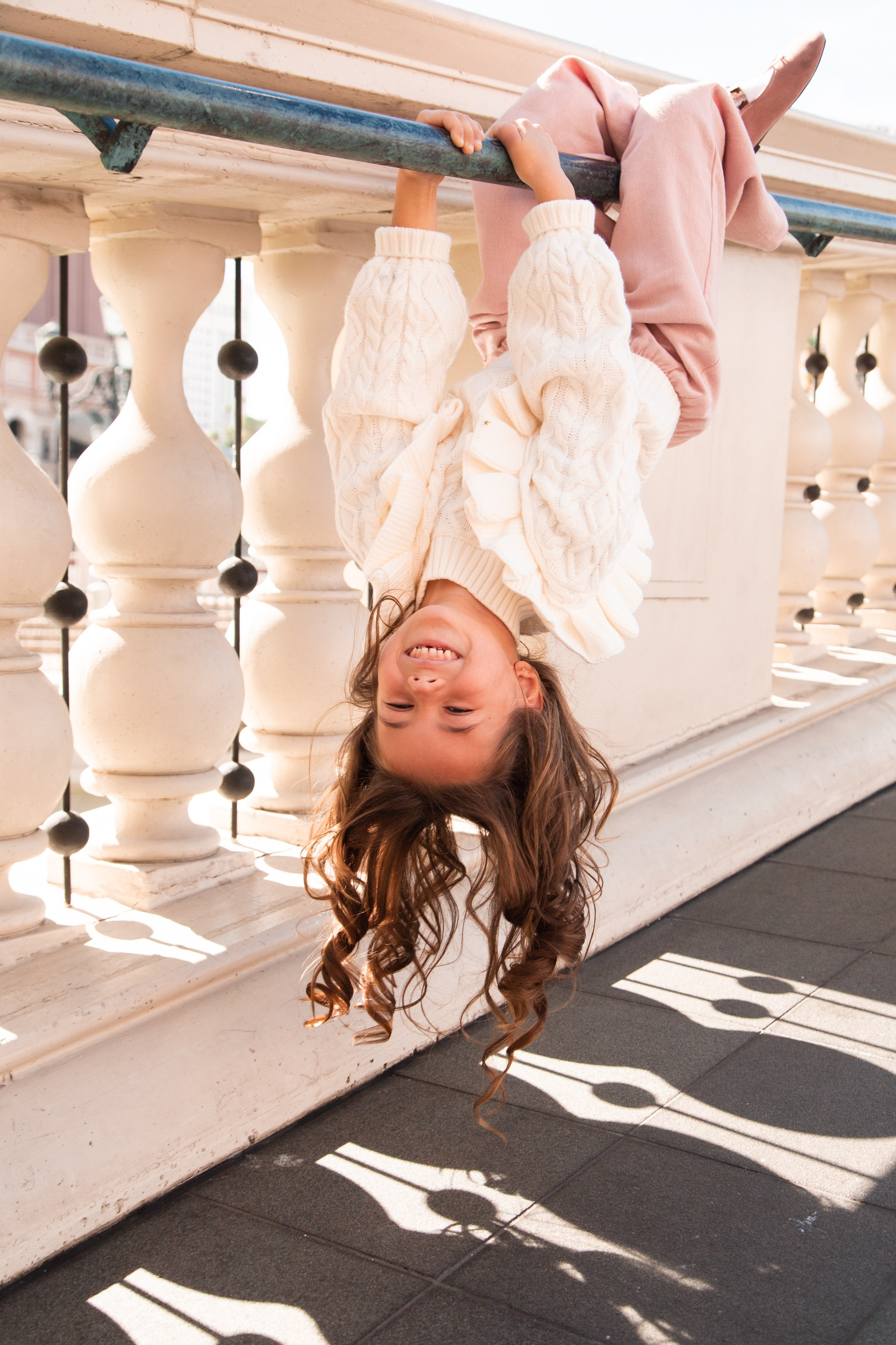 Julia & Kate. Wedding & elopement photographer Viktoriya Kravtsov. Las Vegas