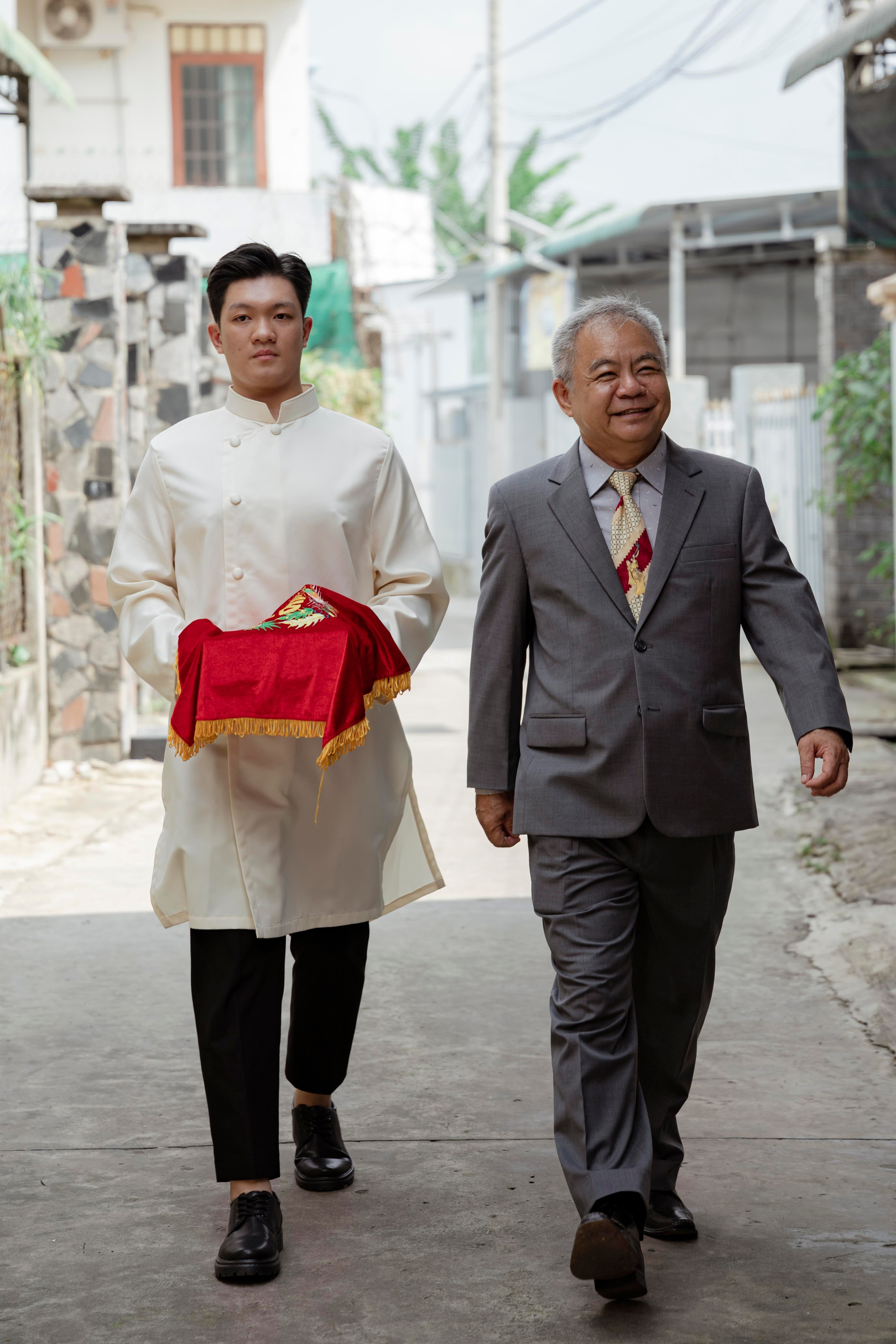 LINH & HUYEN. WEDDING PHOTOGRAPHER IN VIETNAM