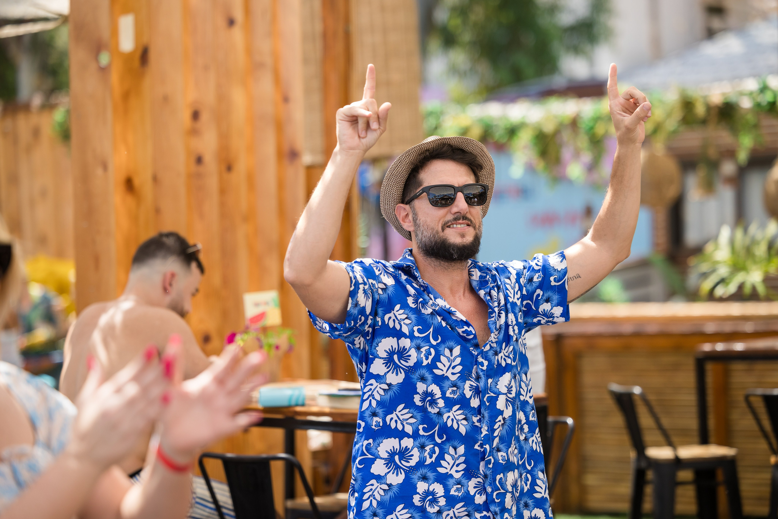 HSL- summer vibes. AMIR BUCHNIK PHOTOGRAPHER