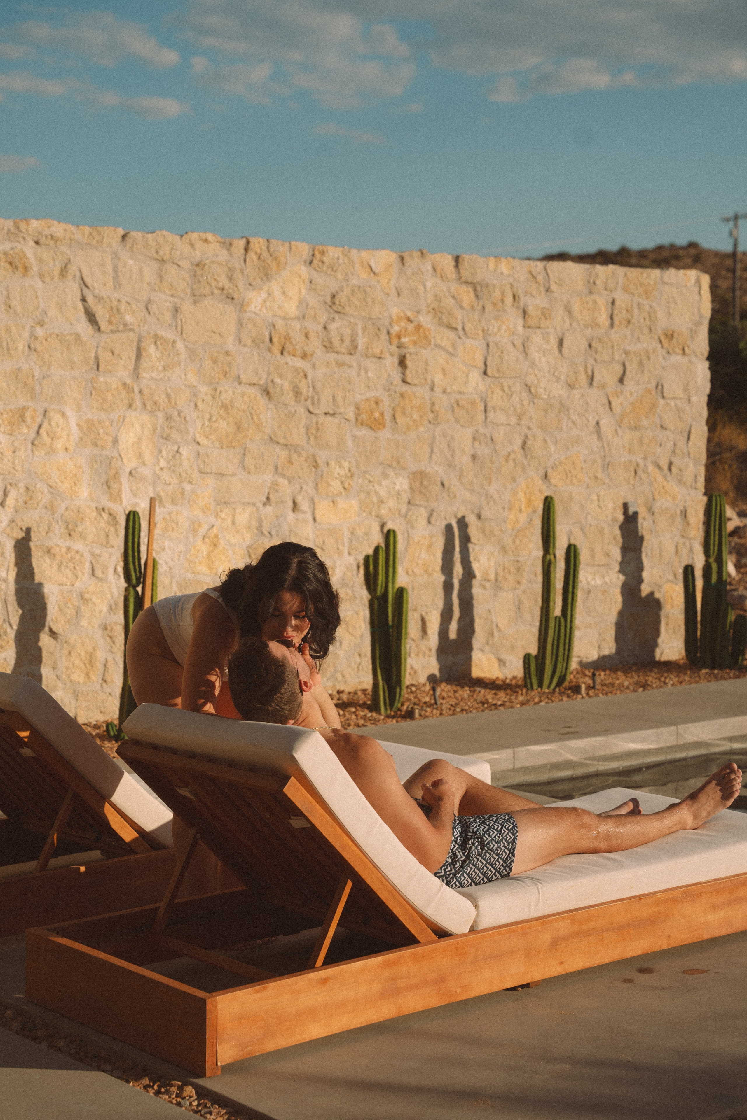 Joshua Tree wedding. Joshua tree elopement. Wedding for 2. Wedding photographer Joshua Tree. Elopement photographer in Joshua Tree. Couples photographer in Joshua Tree. Elopement in Joshua Tree