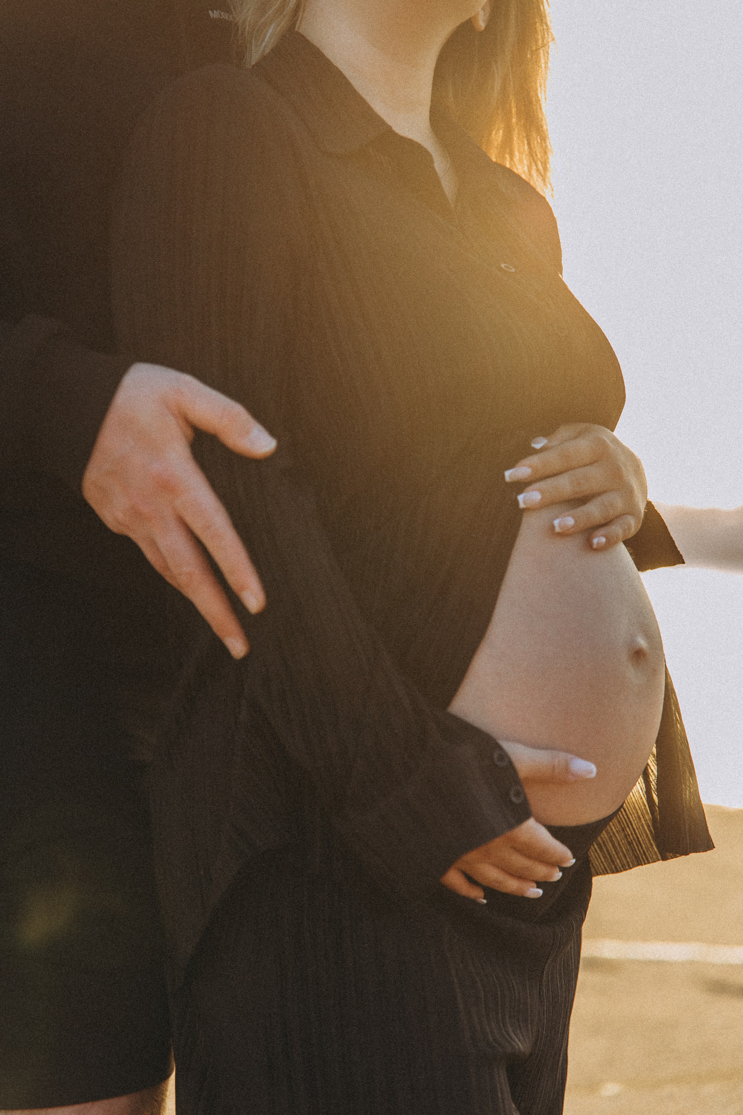 Romantic Couple Beach Photoshoot in Chile — Golden Hour Session. Photographer in Santiago, Chile Anna Almazova