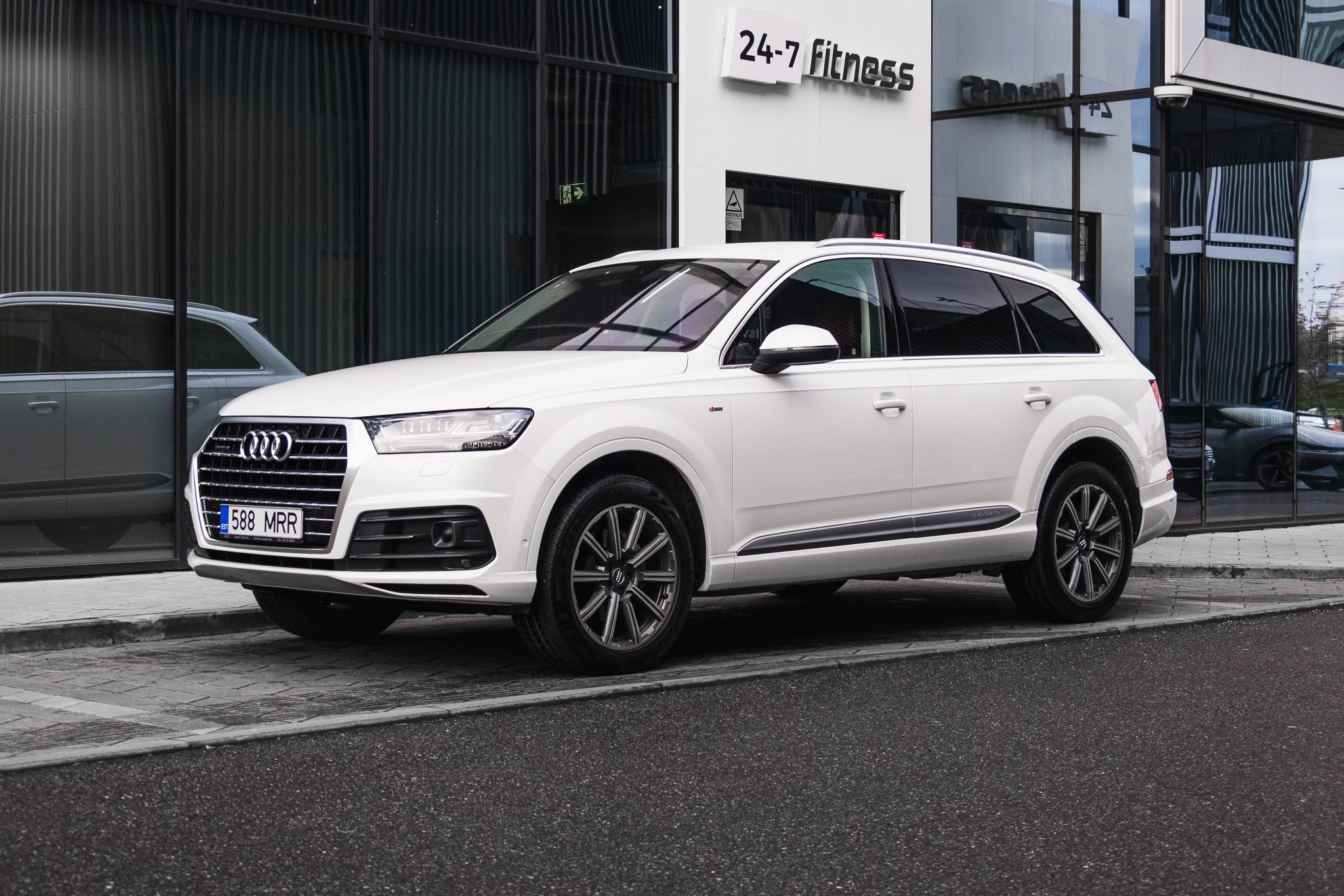 AUDI Q7. LOHA VISUALS — AUTOMOTIVE PHOTOGRAPHY