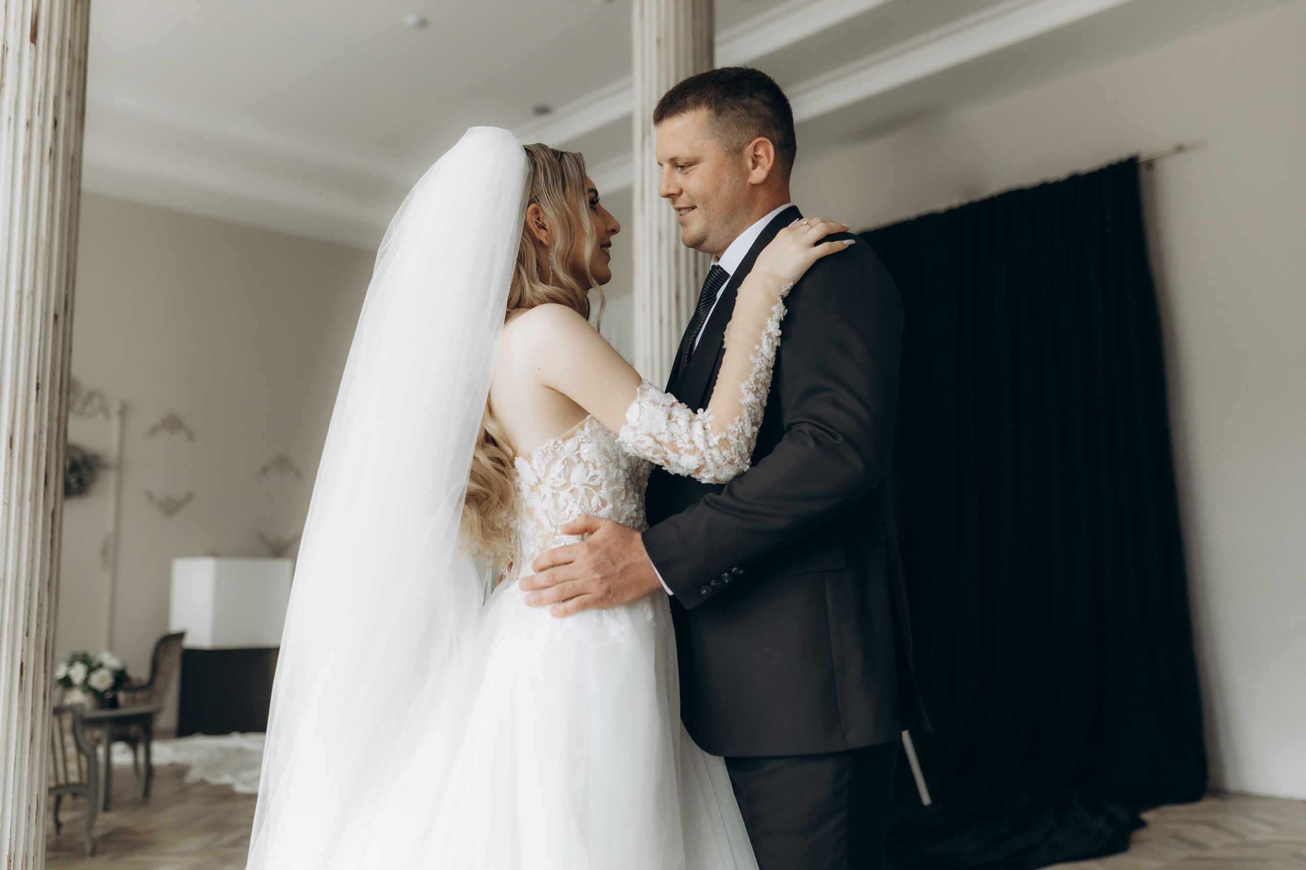 Nikolly & Constantin. Home