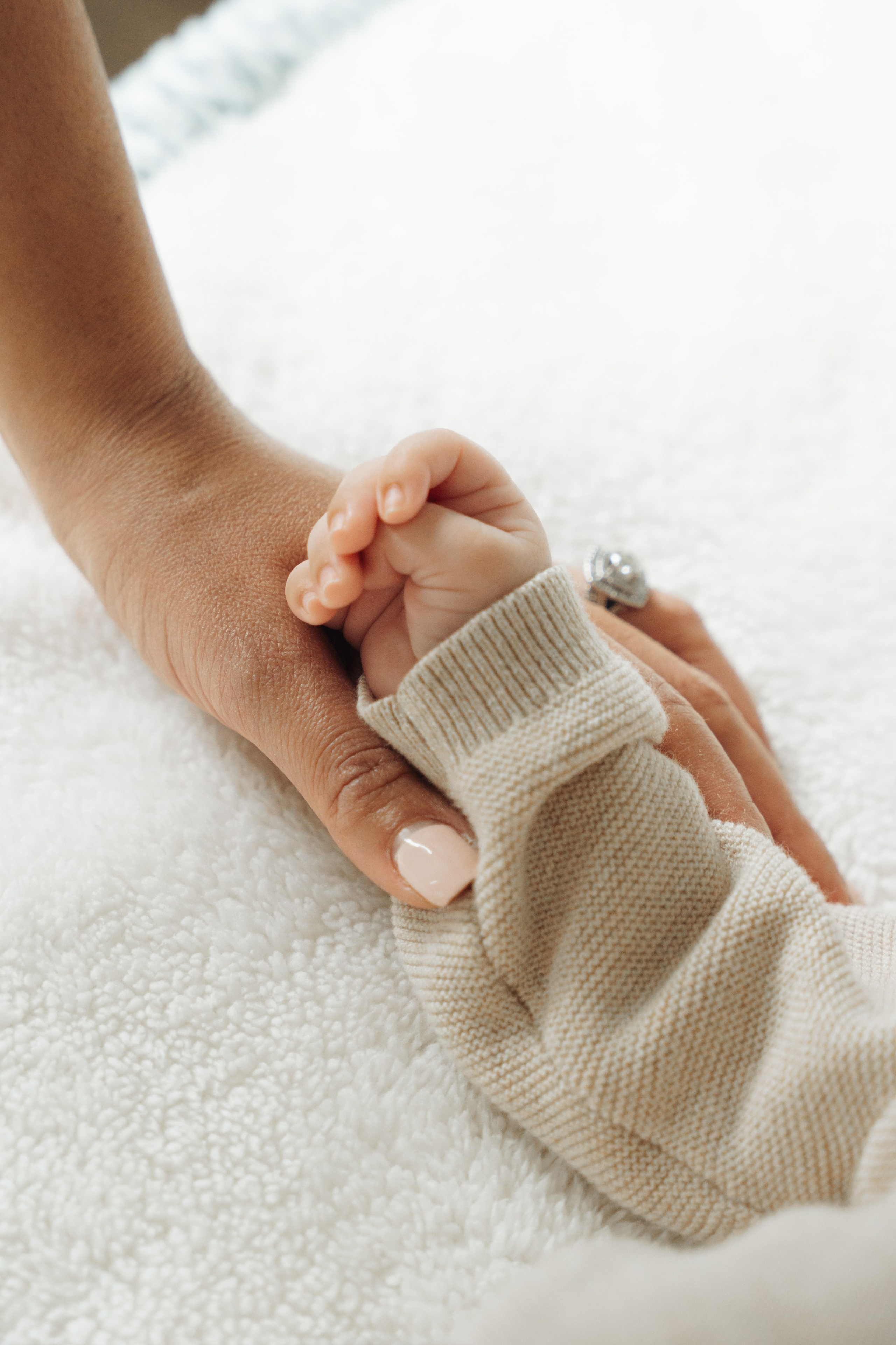 Santa Monica Family photographer. Los Angeles family photographer. Family photography. Family photoshoot. Maternity photoshoot. Beach family photoshoot. Home family photoshoot. Maternity beach photoshoot. Family holiday photoshoot. Family photographer. Photographer for families