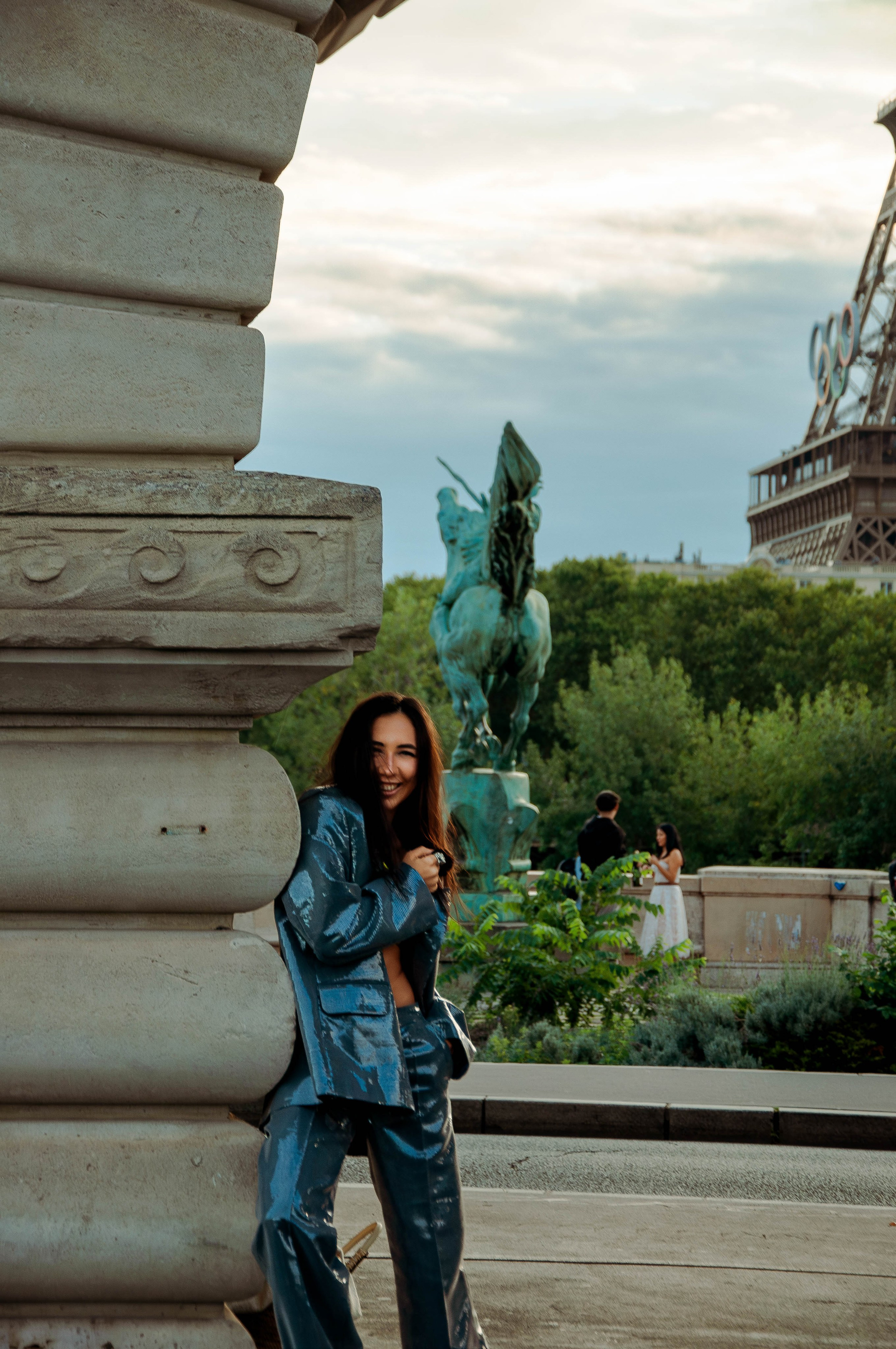 Осенняя фотосессия у Эйфелевой башни. Фотограф в Париже Полина Осипова