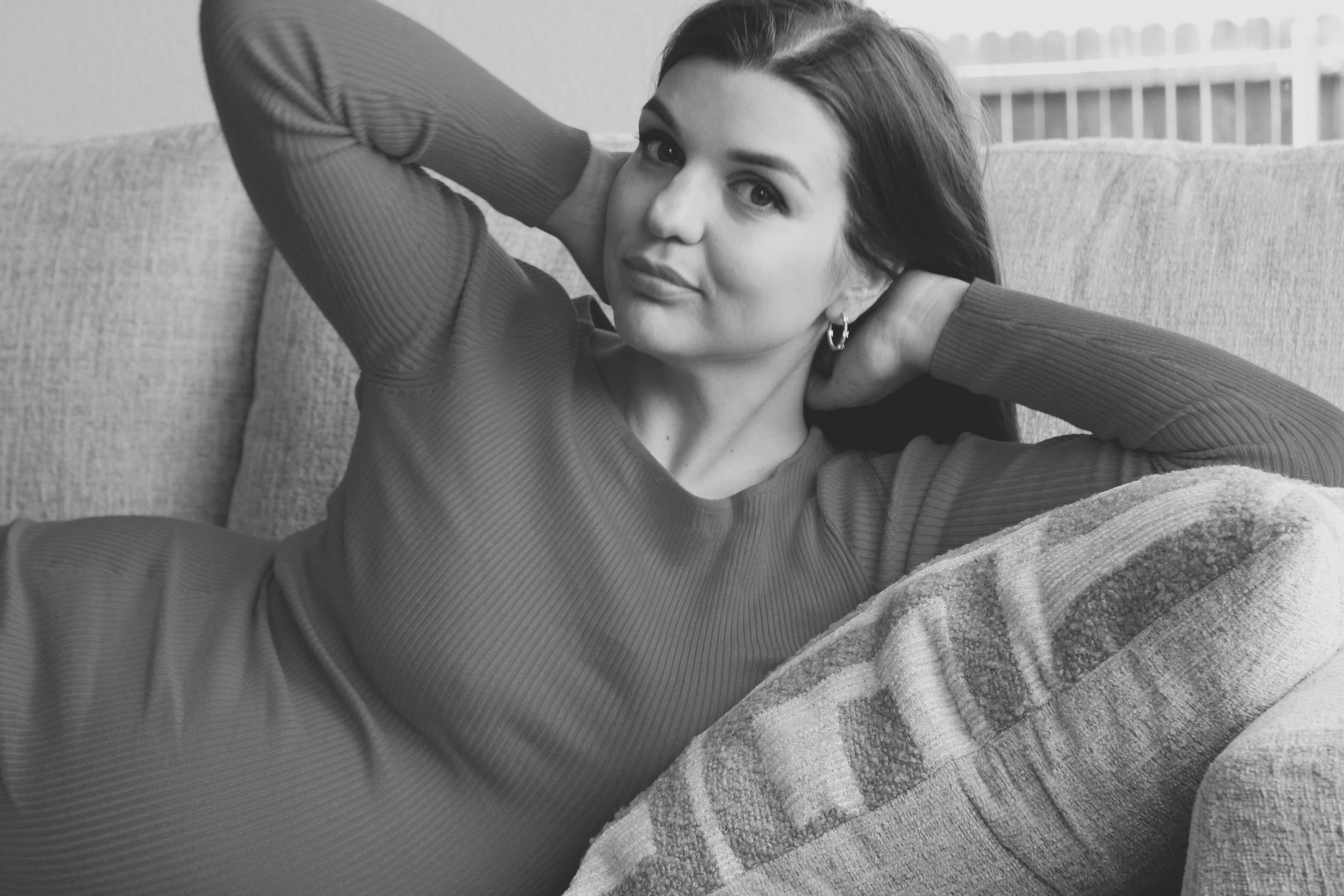 Maternity, Family & Pregnancy Photoshoot at Home. Lana Petrychenko — Portrait & Family Photographer. Valencia, Spain