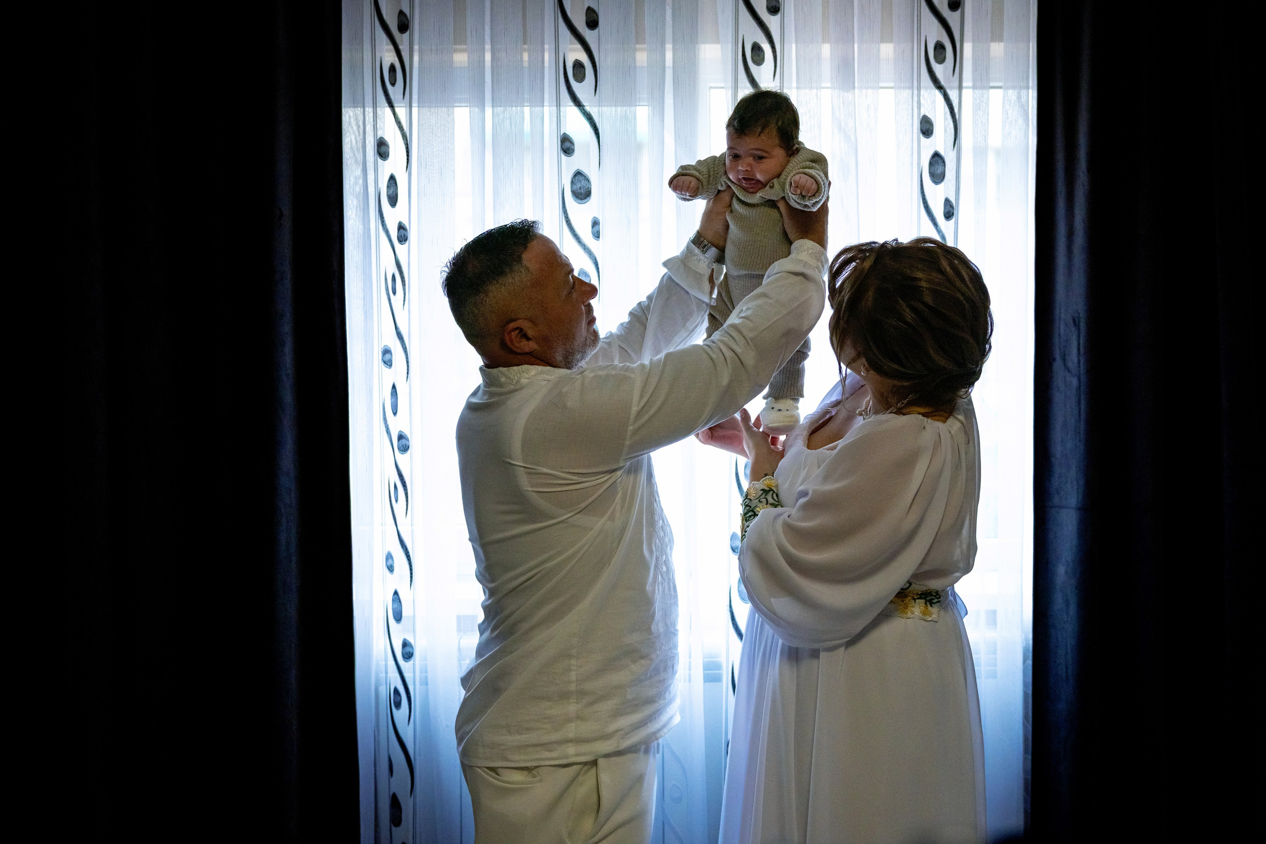 Andrei Sebastian. Moments By Gub