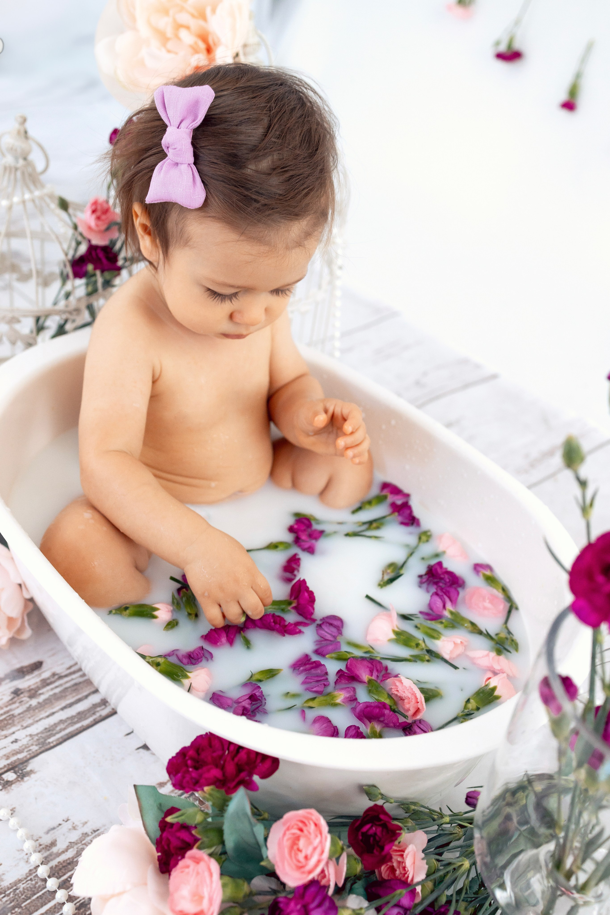 Milk bath. Anaeliseevaphoto.com