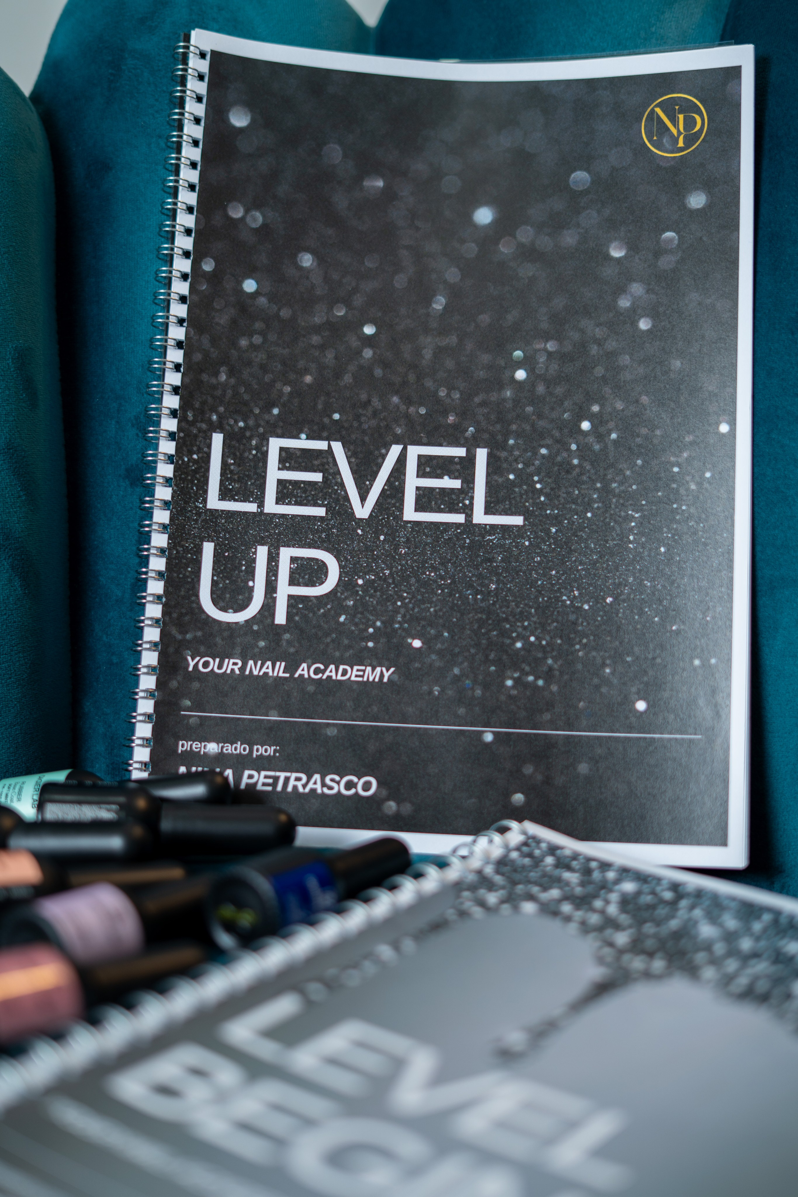 Nina Petrasco. Frames by Giovani Braga