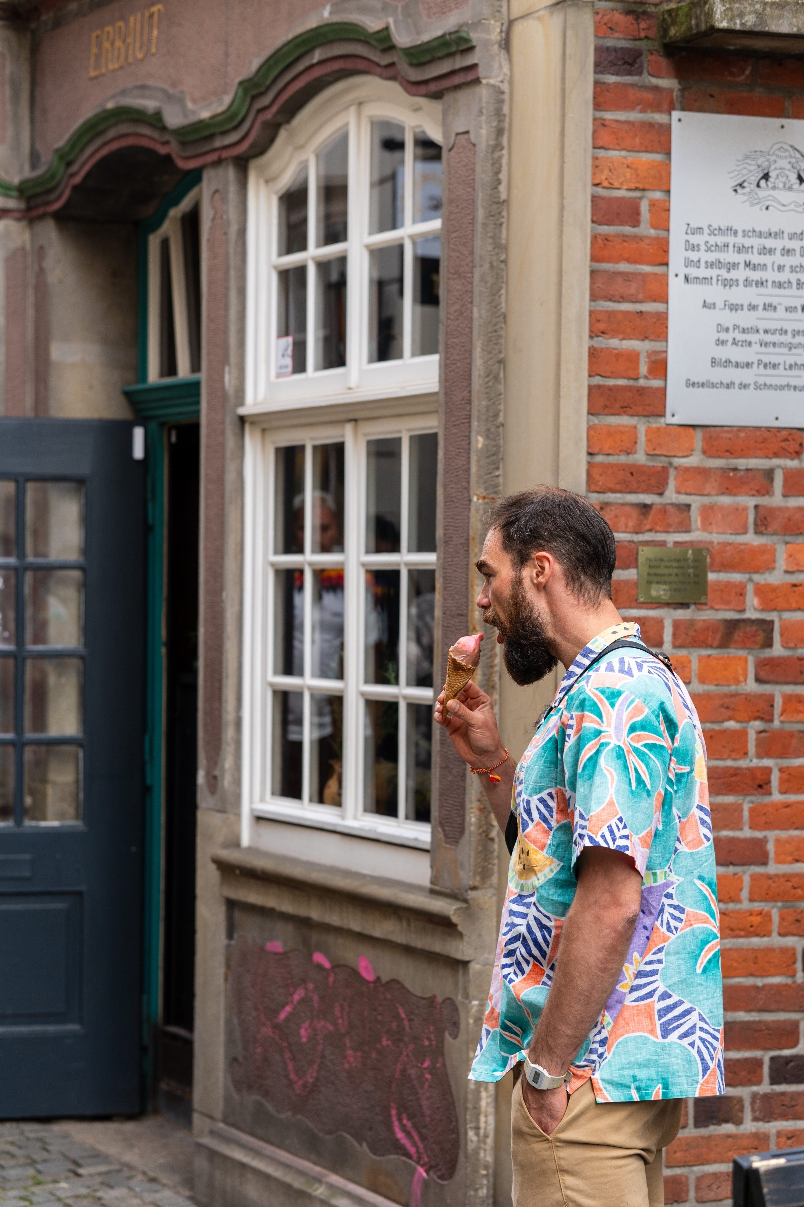 A little bit of street in Bremen #3. URBANSTREETFILES.ART