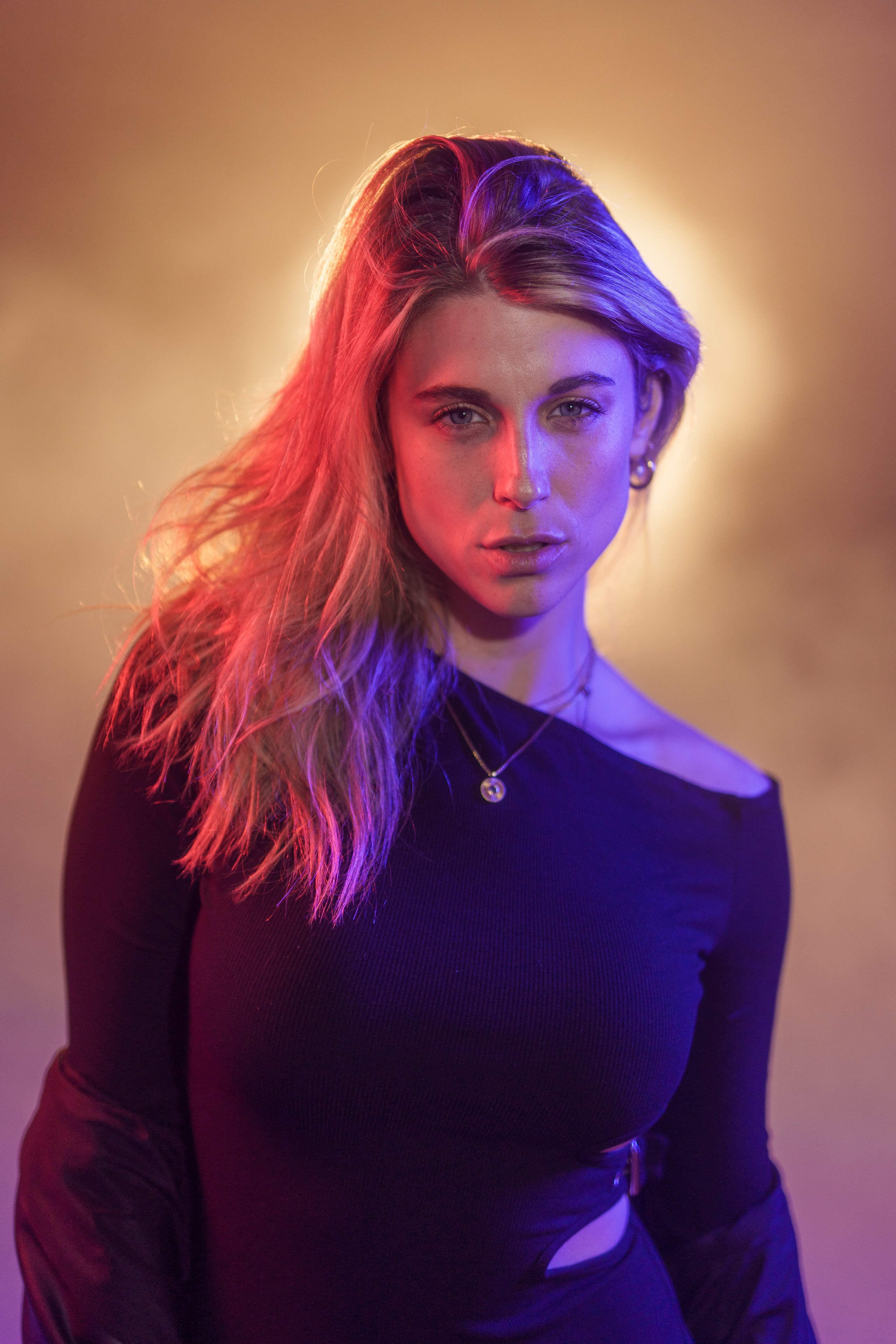 „Kölsch&Shoot“ in Cologne w/ Lisa (Set #5). URBANSTREETFILES.ART