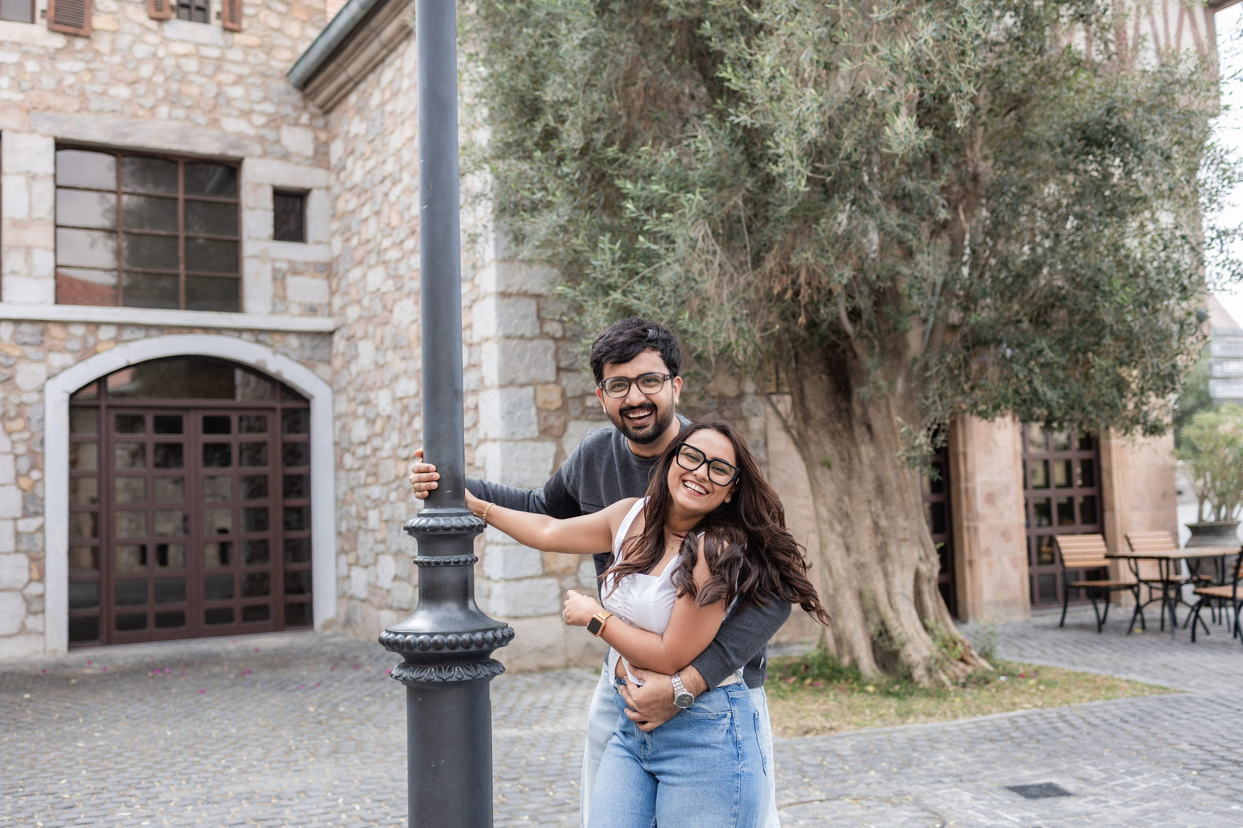 COUPLE SESSIONS. Love Emotions Weddings