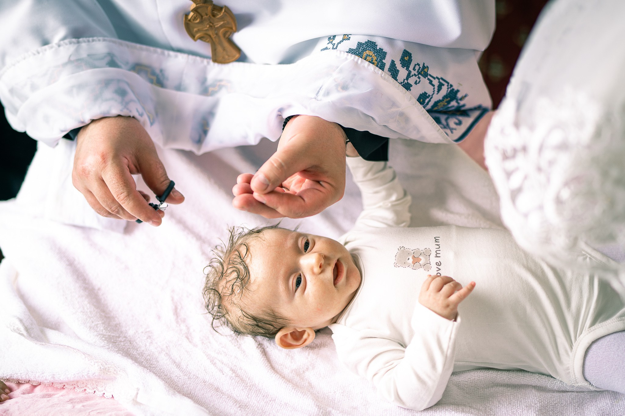 Botez autentic romanesc fotografiat la biserica din Agerbæk Danemarca. AlexEvents Fotograf / Videograf de evenimente Danemarca DK Horsens, Arhus, Odense, Vejle.Nunta, botez, foto-studio