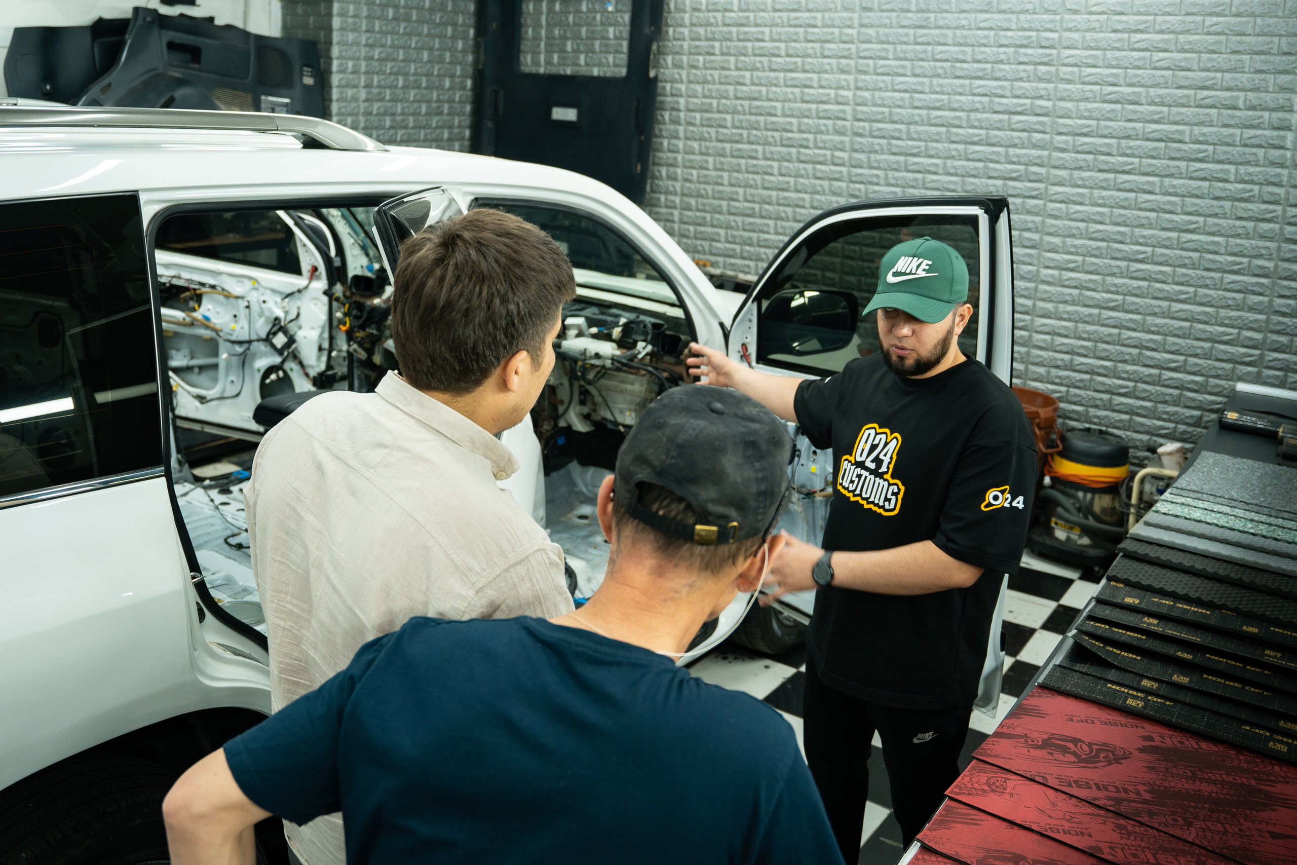 024_Custom. Фотограф Григорий Кравец