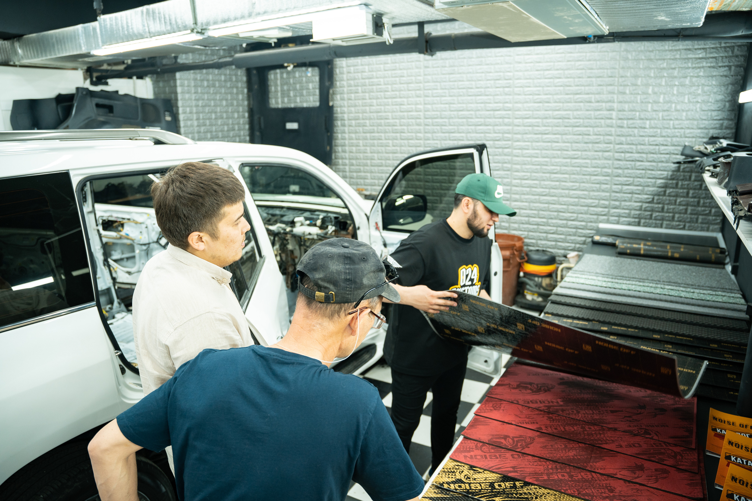 024_Custom. Фотограф Григорий Кравец