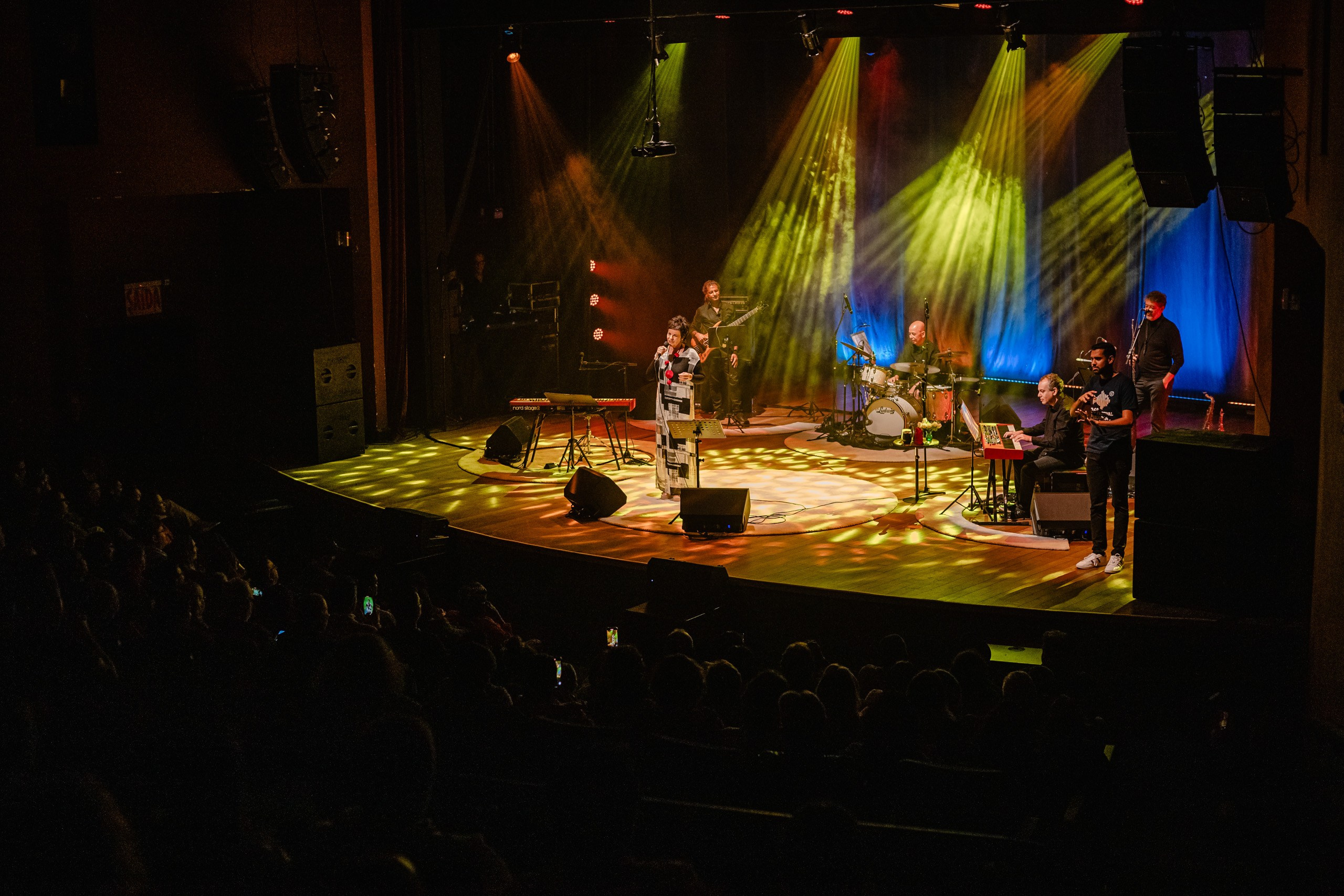 Show da cantora Leila Pinheira no Teatro Municipal de Itajaí