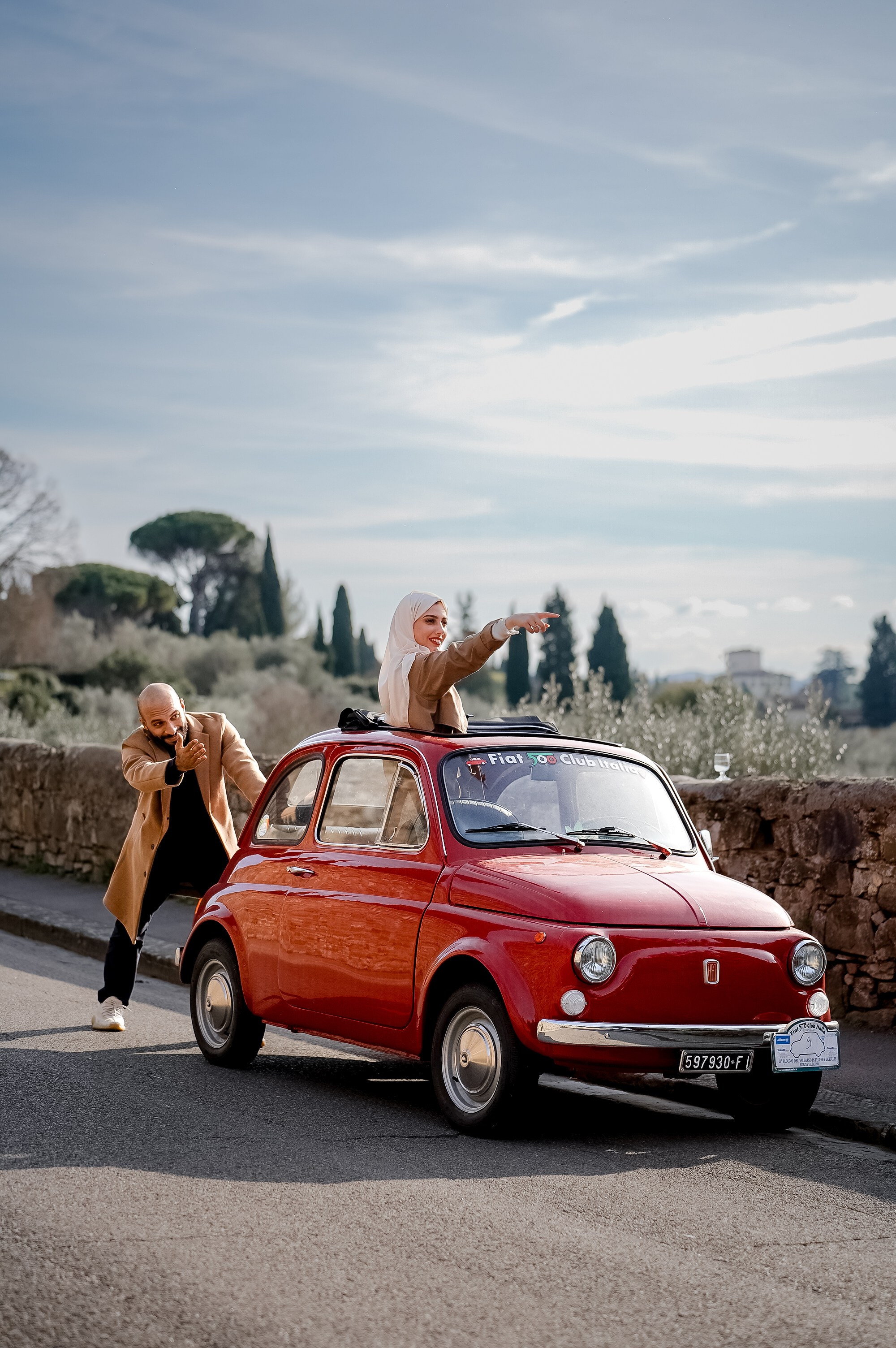 Photoshoot with Fiat 500 & Retro Cars. Wedding Photographer in Italy