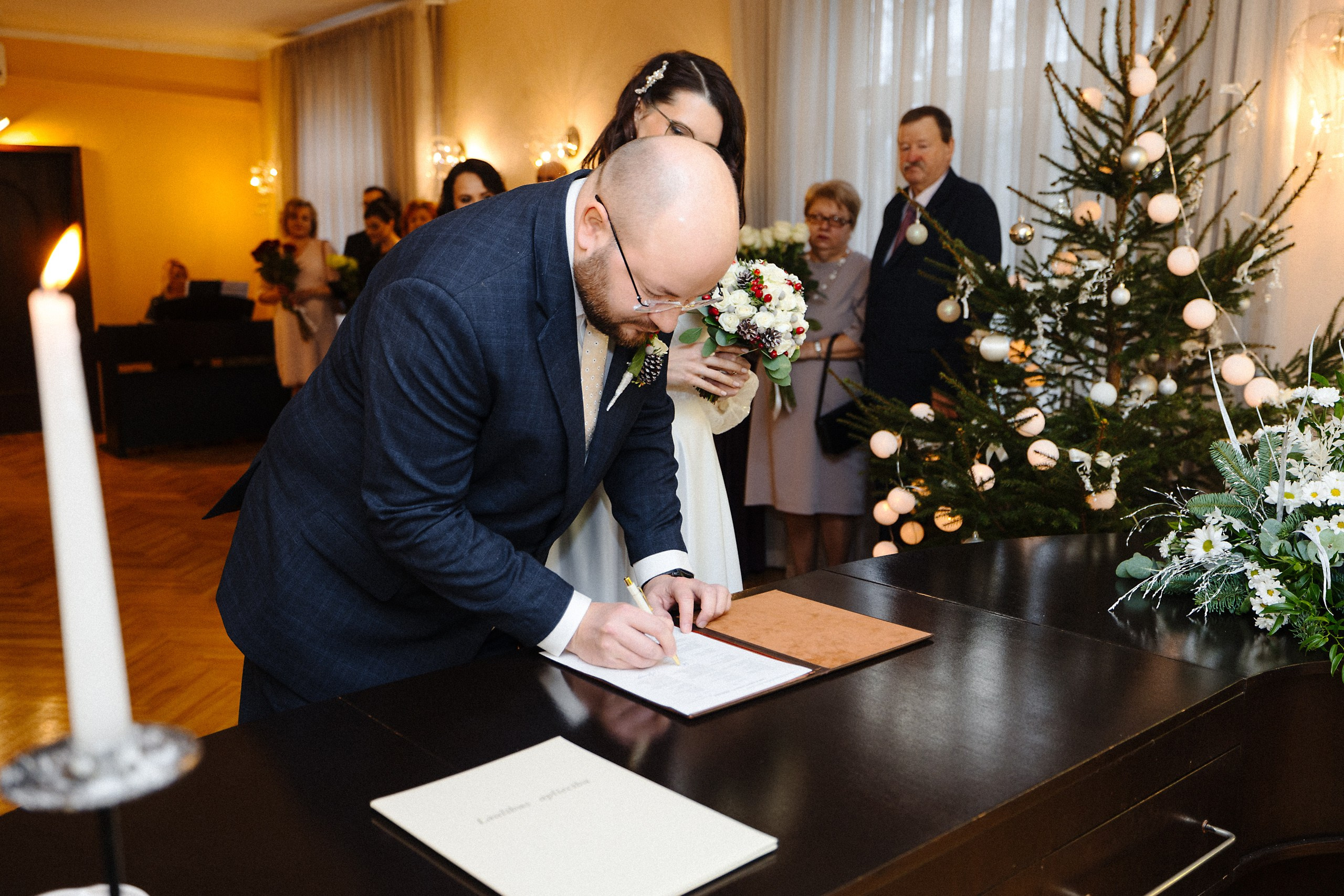 Зимняя свадебная фотосессия в музее искусств. Евгений Тимофеев | Свадебный и контент-фотограф и видеограф в Риге