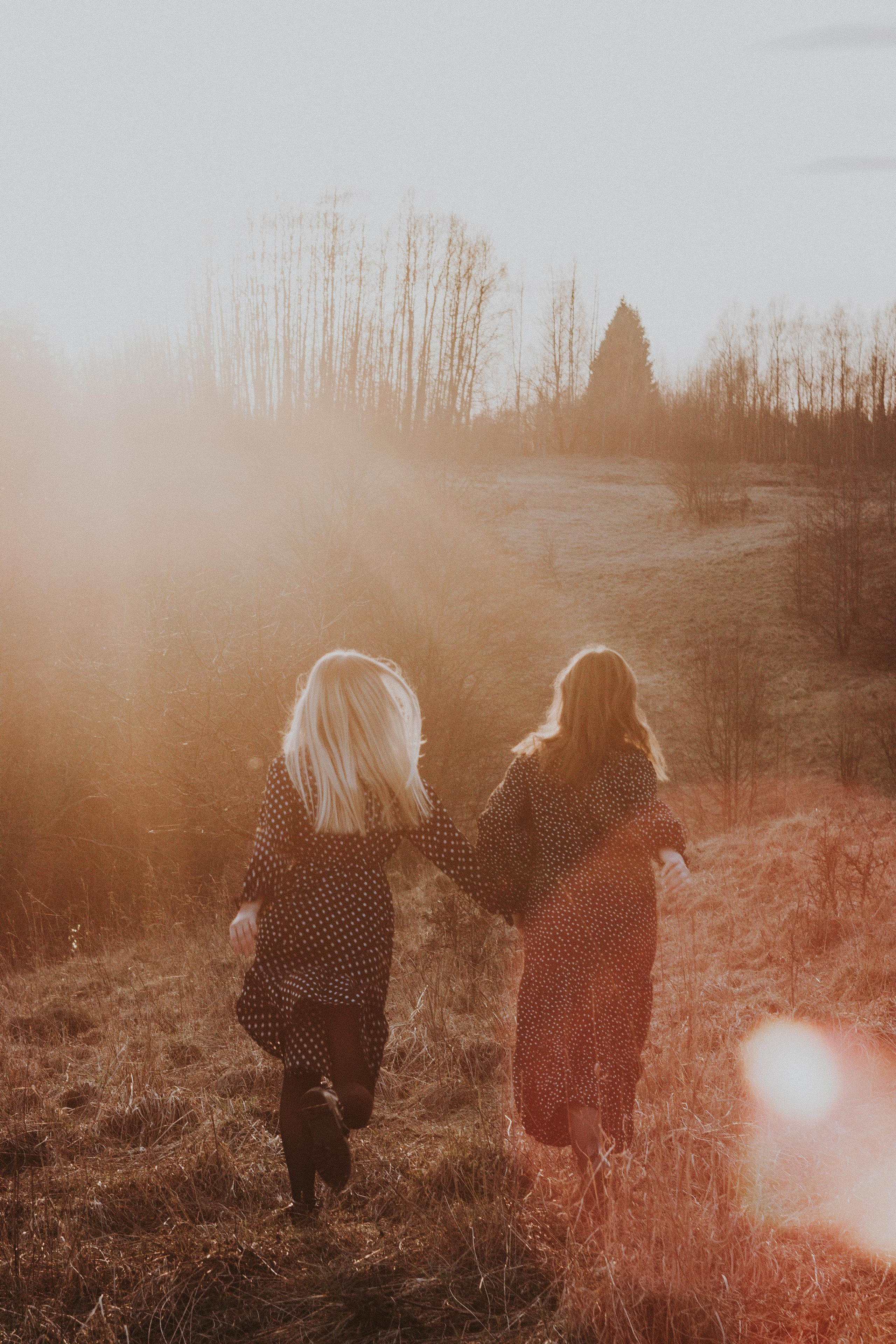 Ana & Akvilė. Fotografė Aleksandra Samozvanova