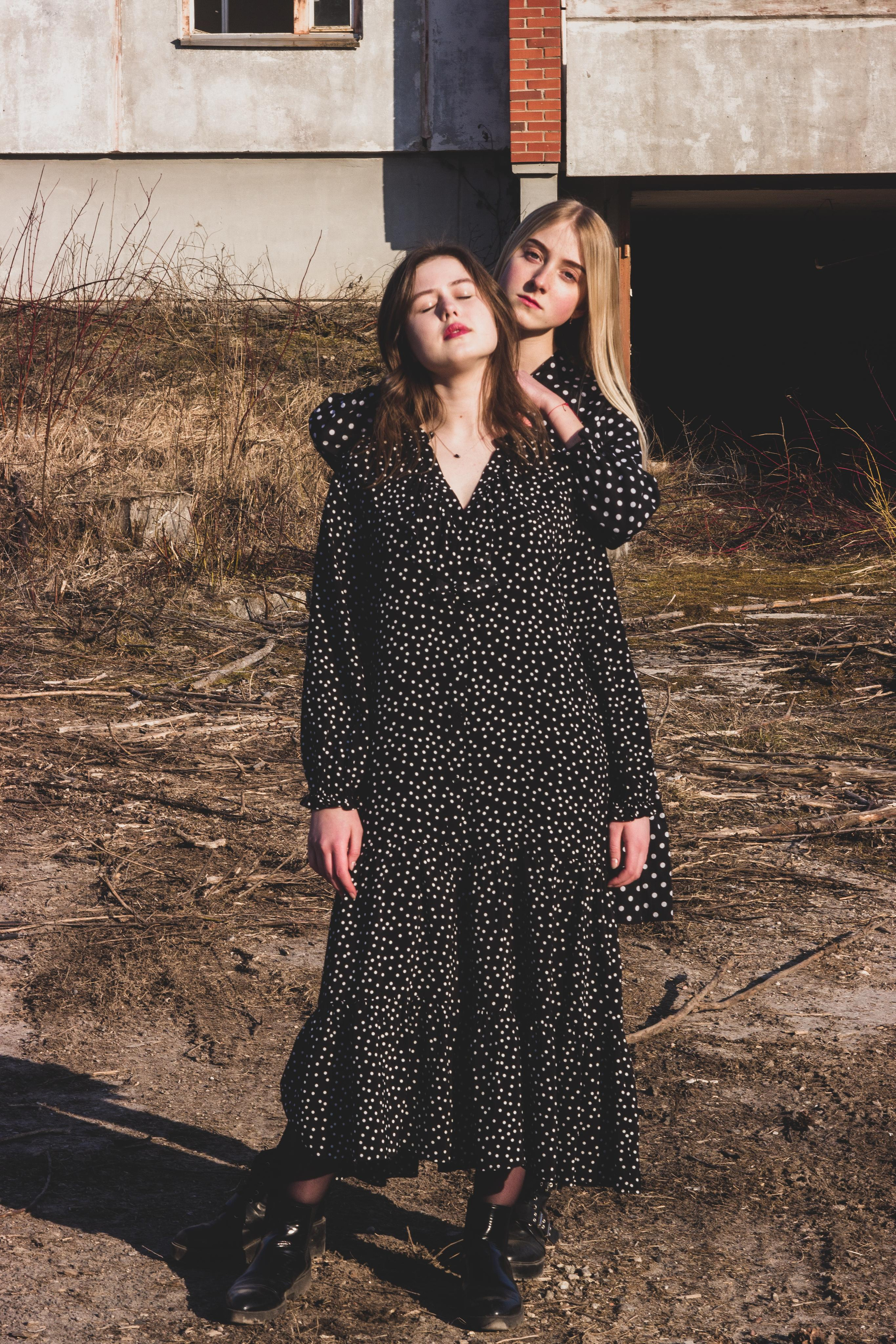 Ana & Akvilė. Fotografė Aleksandra Samozvanova