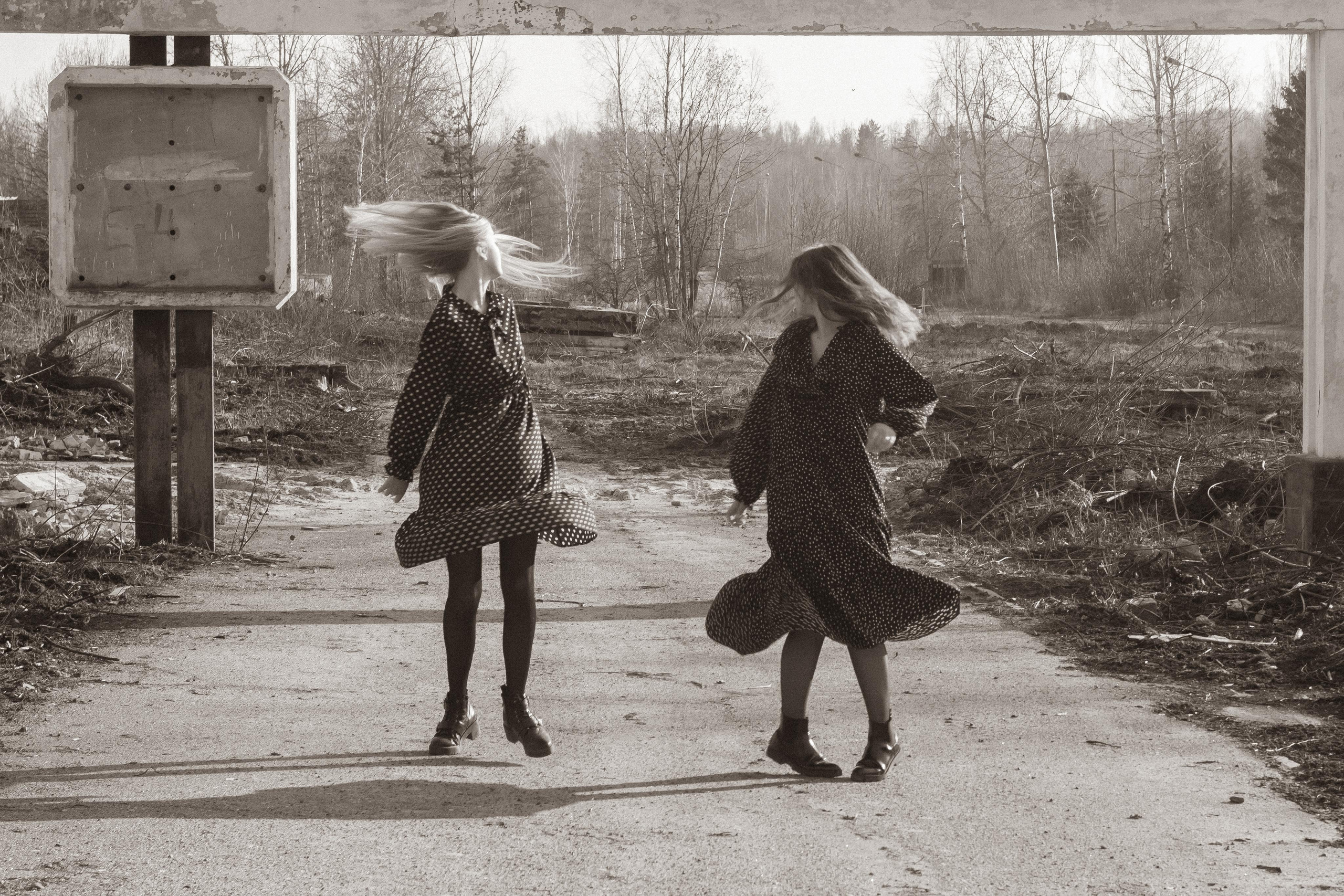 Ana & Akvilė. Fotografė Aleksandra Samozvanova