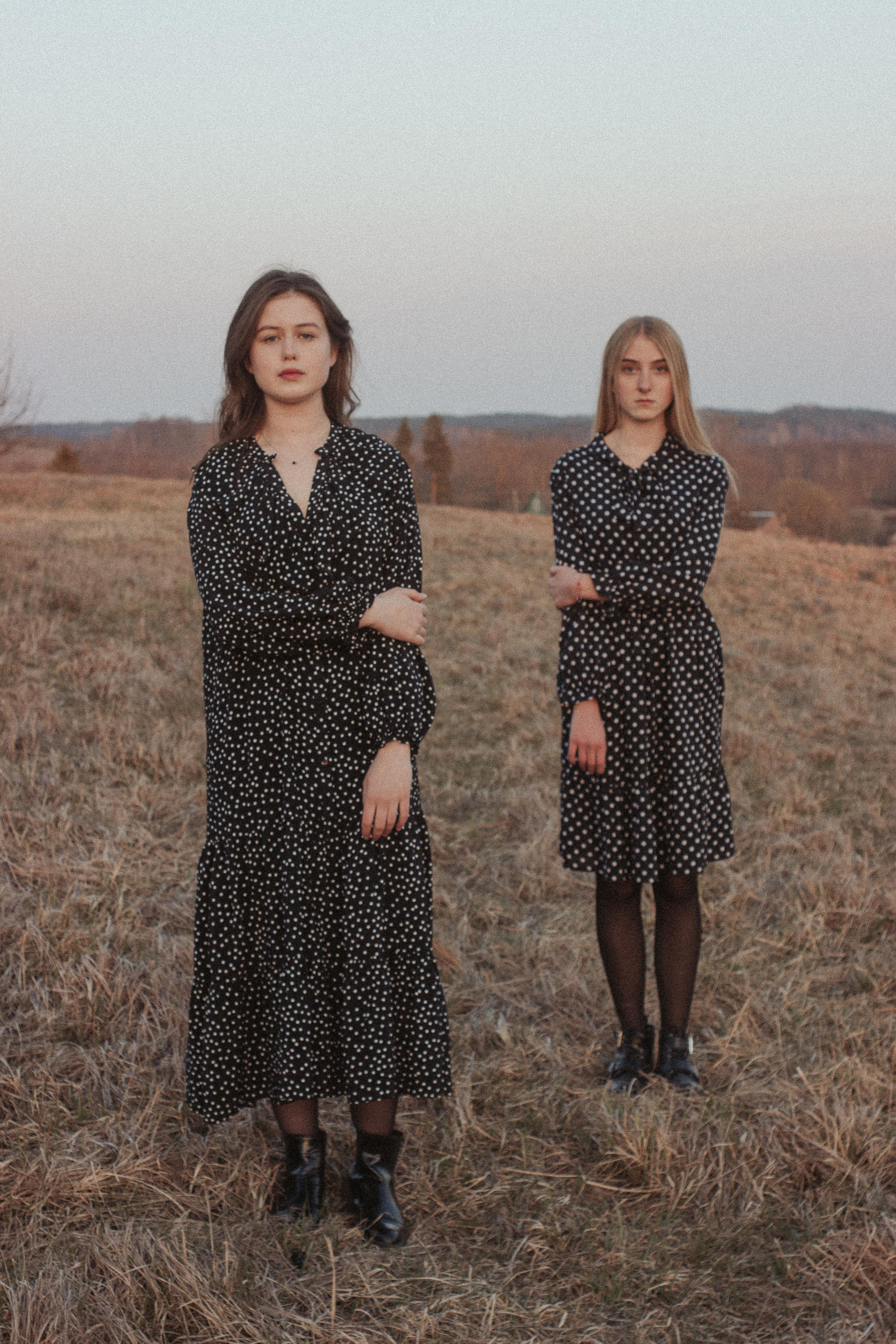 Ana & Akvilė. Fotografė Aleksandra Samozvanova