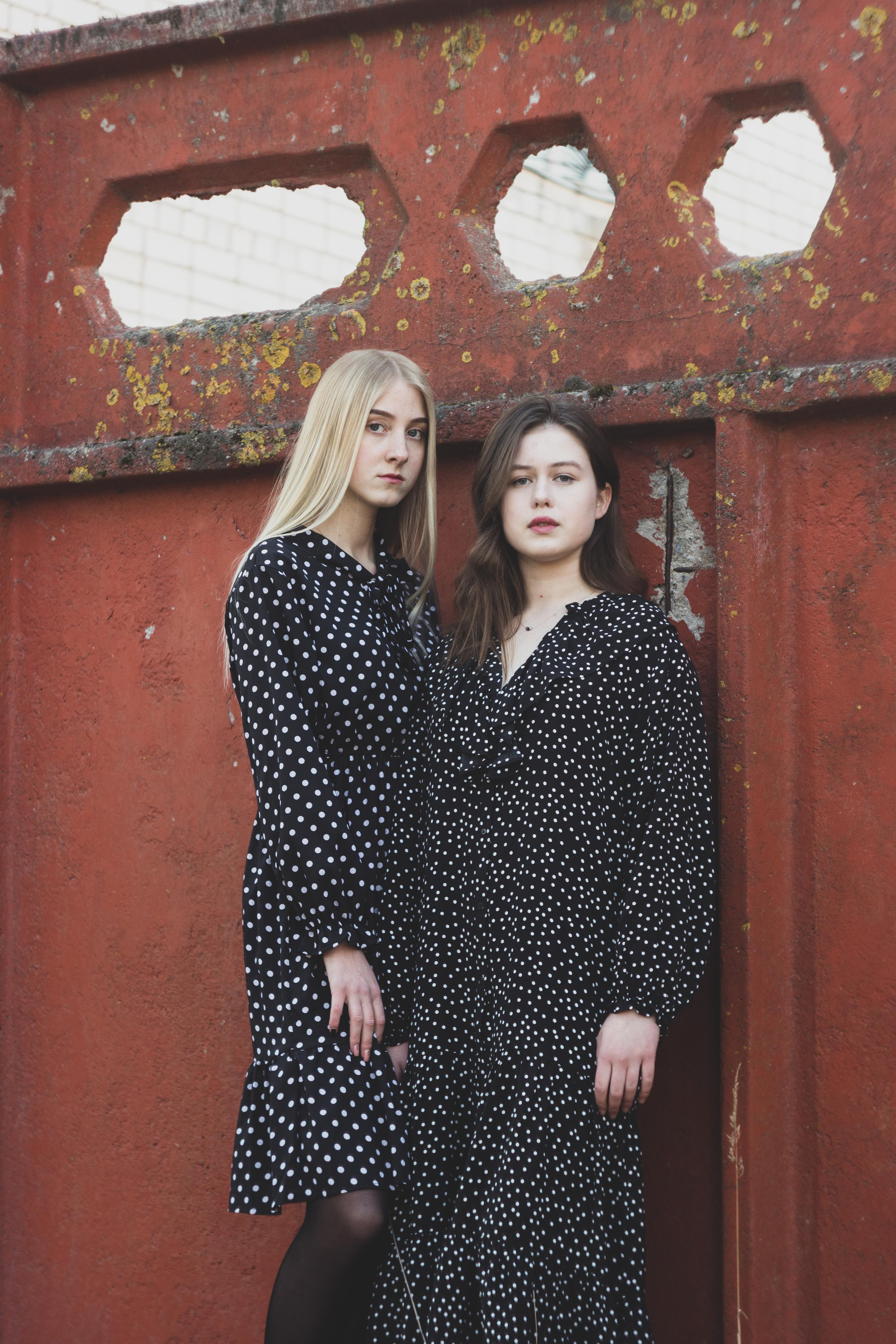 Ana & Akvilė. Fotografė Aleksandra Samozvanova