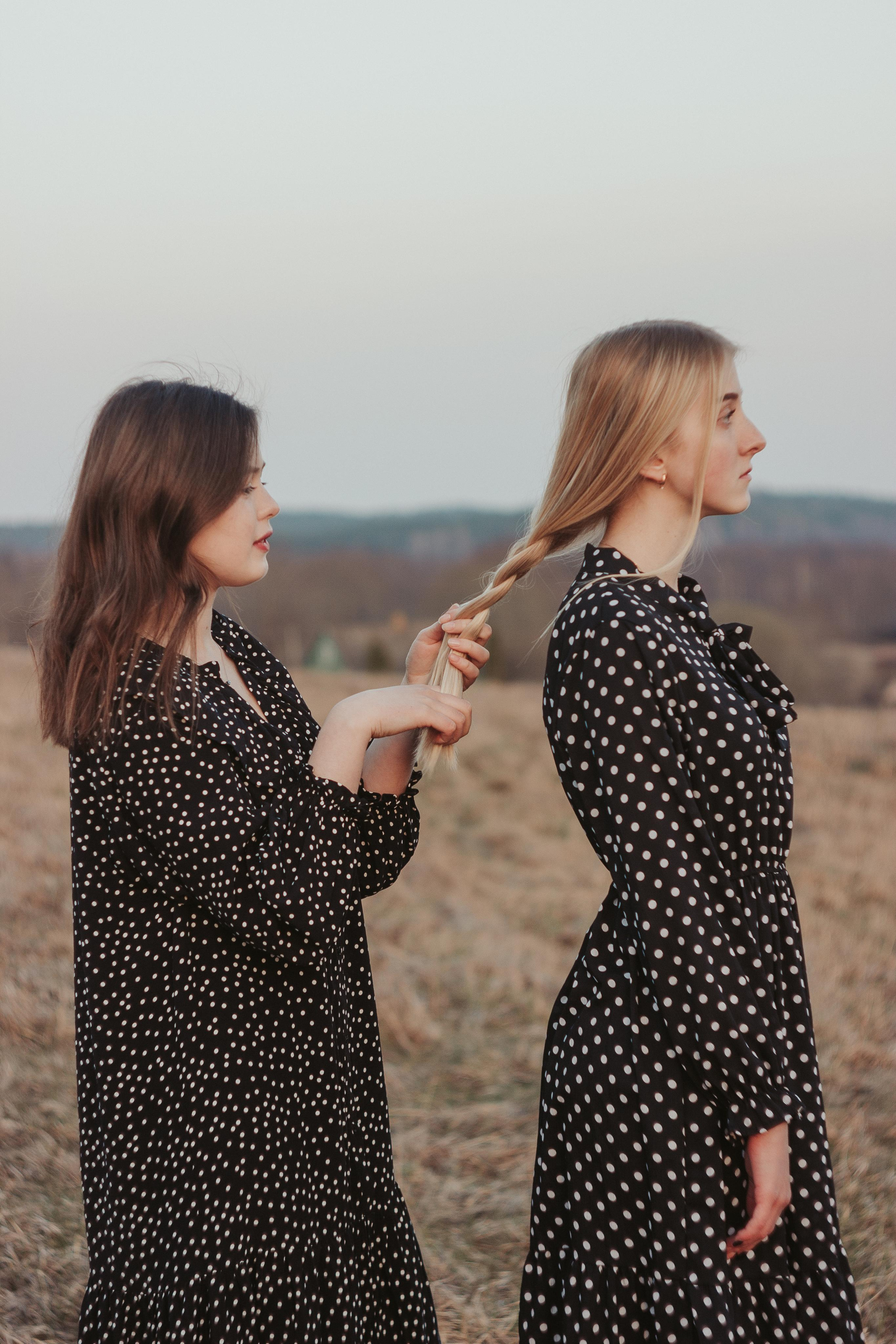 Ana & Akvilė. Fotografė Aleksandra Samozvanova