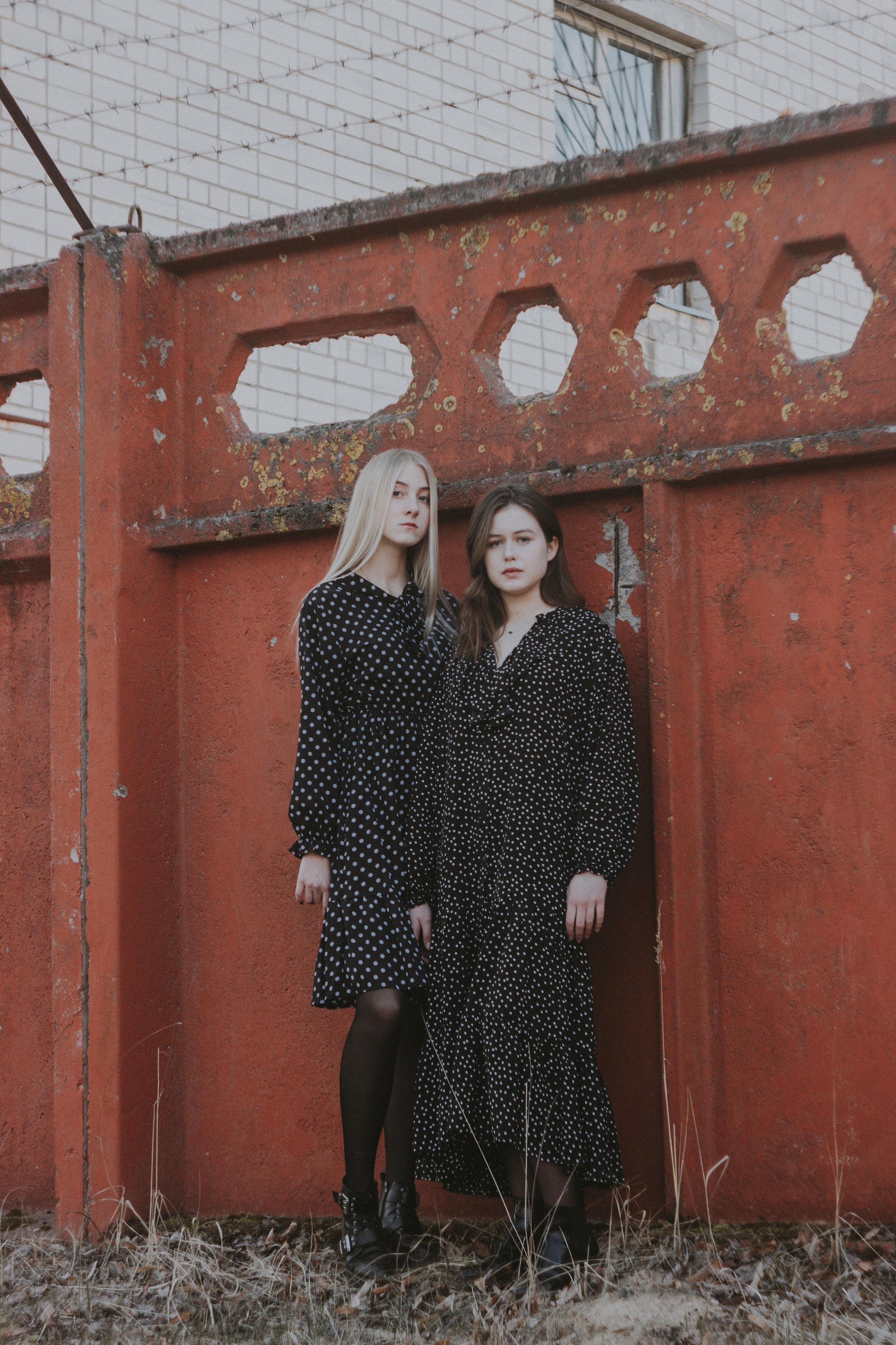 Ana & Akvilė. Fotografė Aleksandra Samozvanova