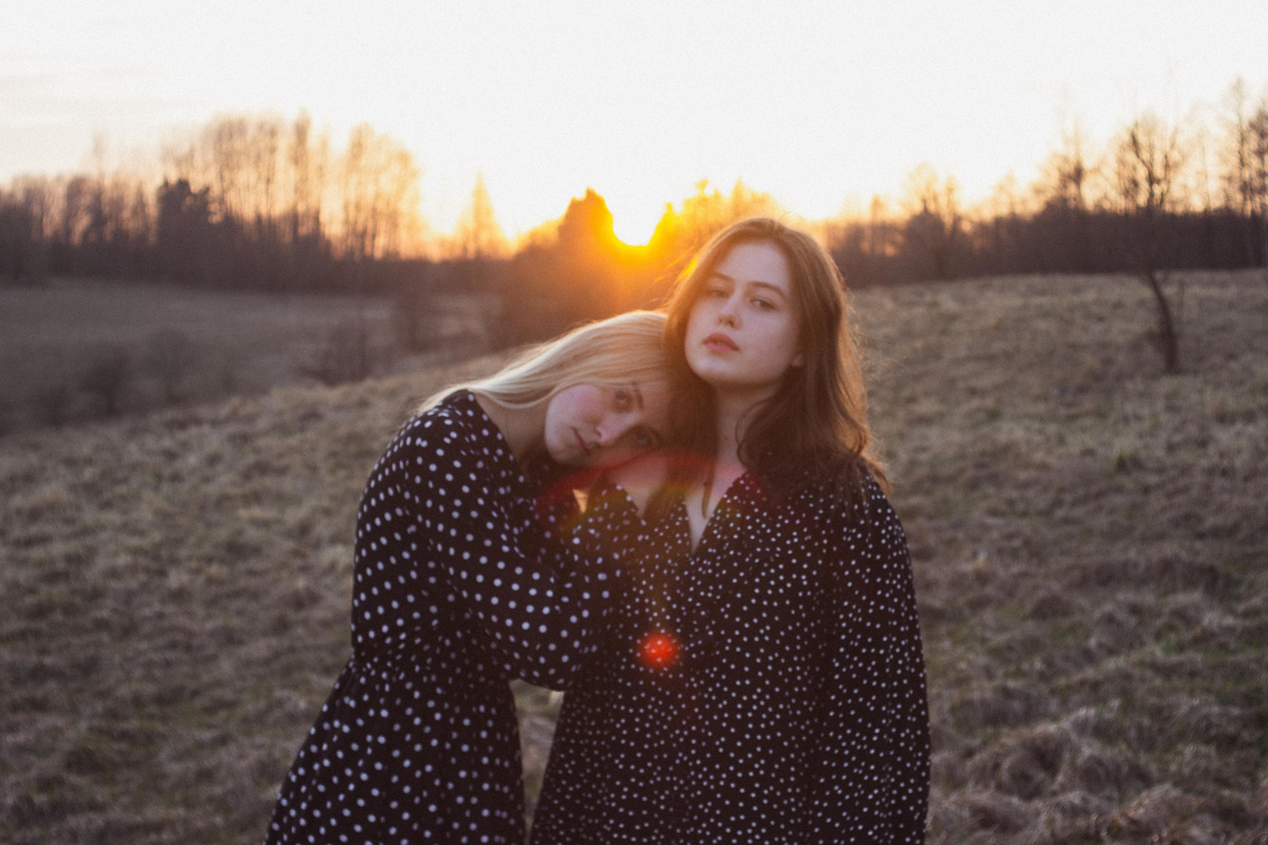 Ana & Akvilė. Fotografė Aleksandra Samozvanova