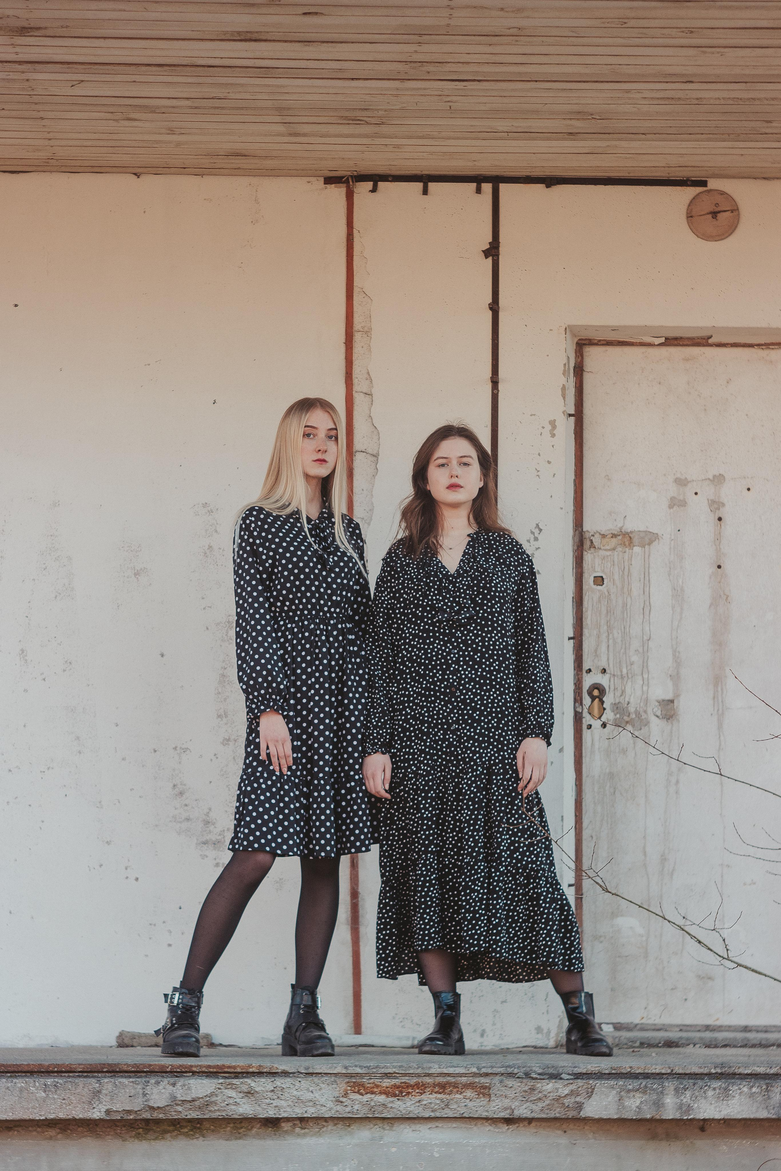 Ana & Akvilė. Fotografė Aleksandra Samozvanova