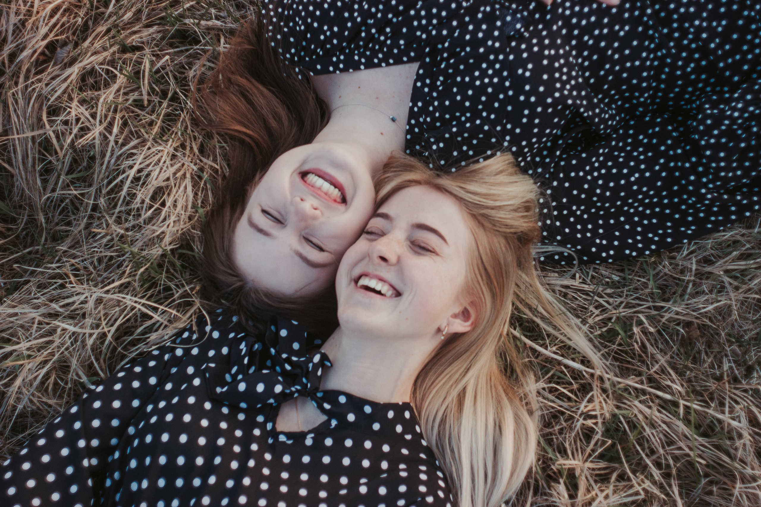 Ana & Akvilė. Fotografė Aleksandra Samozvanova