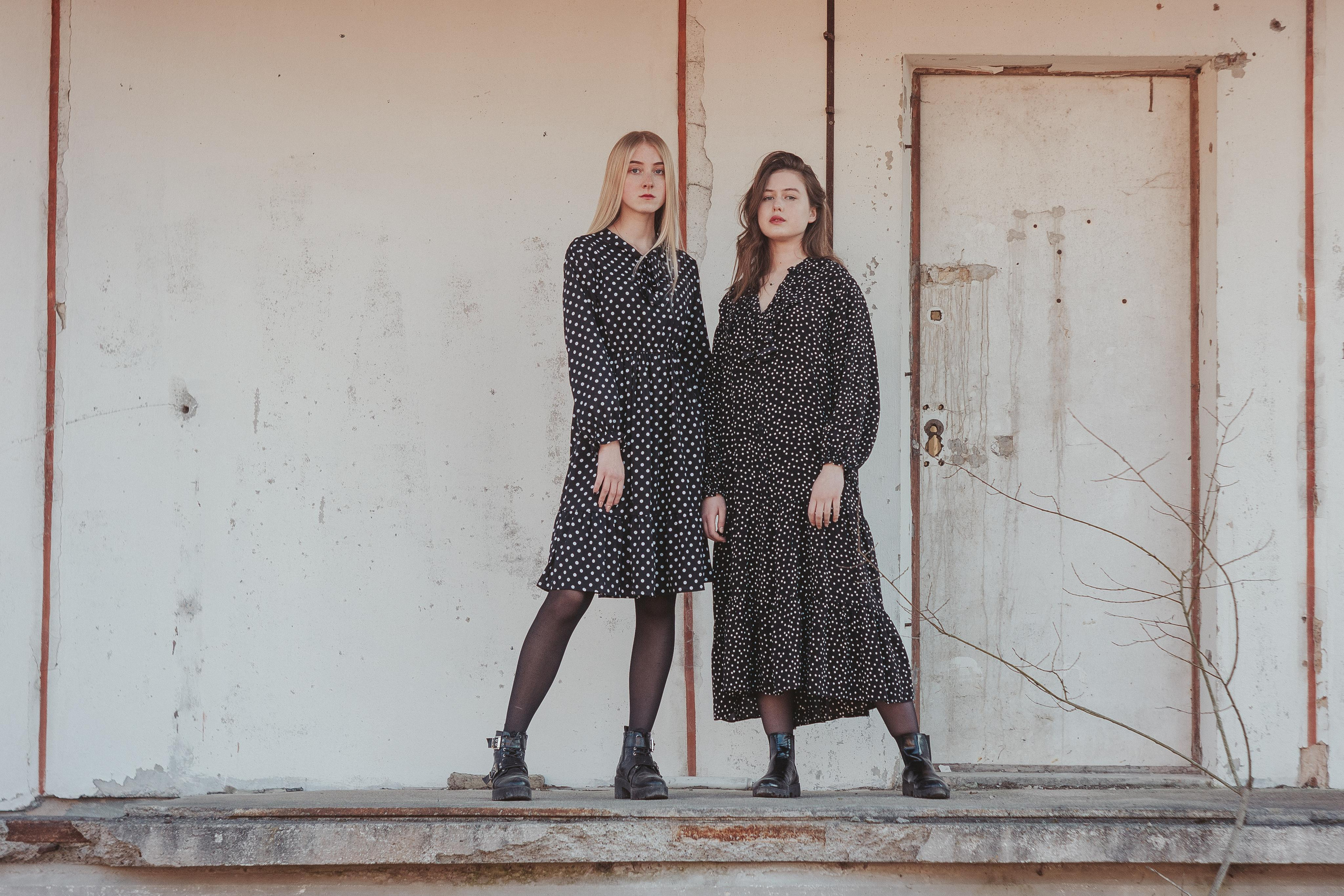 Ana & Akvilė. Fotografė Aleksandra Samozvanova