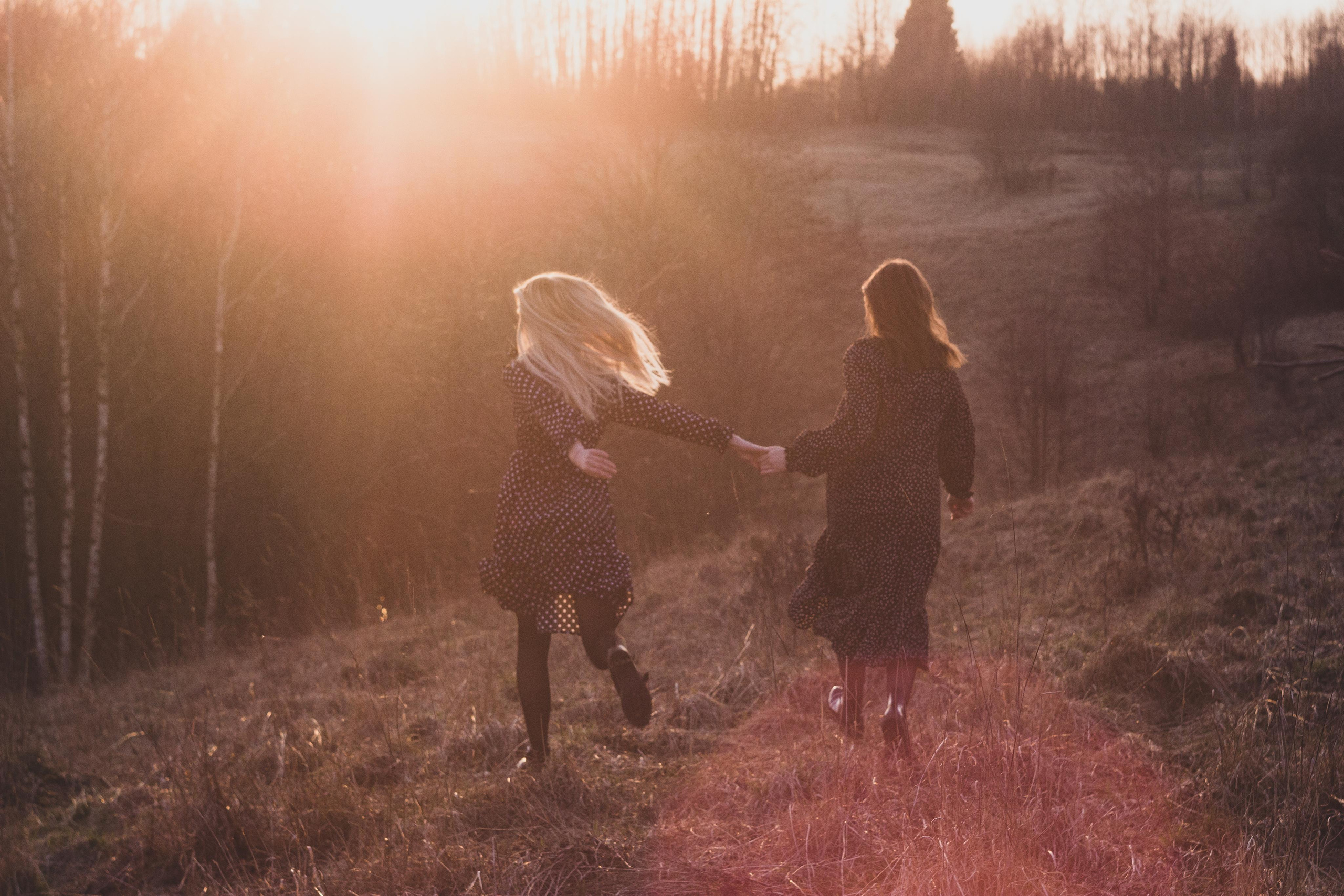 Ana & Akvilė. Fotografė Aleksandra Samozvanova