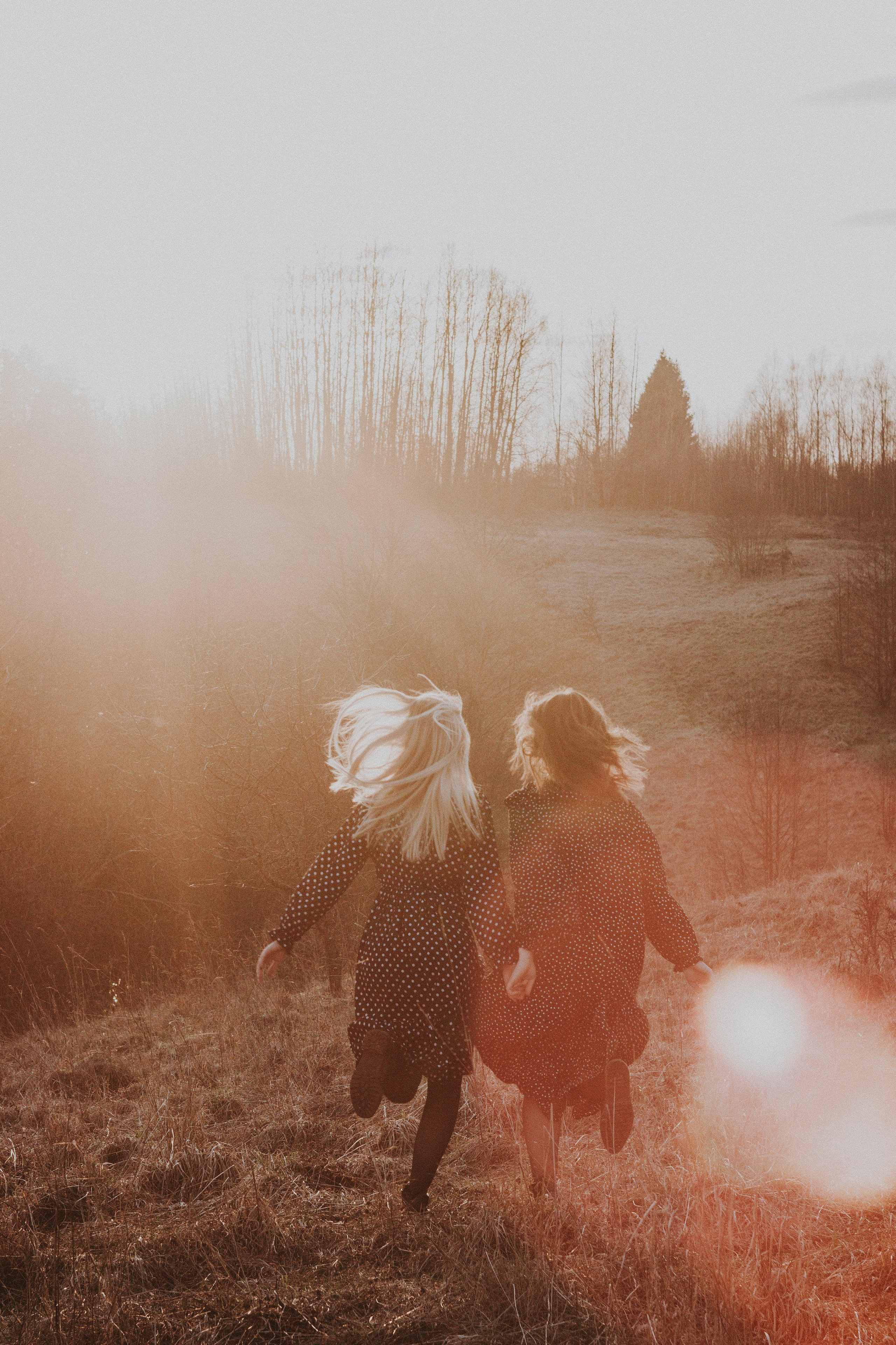 Ana & Akvilė. Fotografė Aleksandra Samozvanova