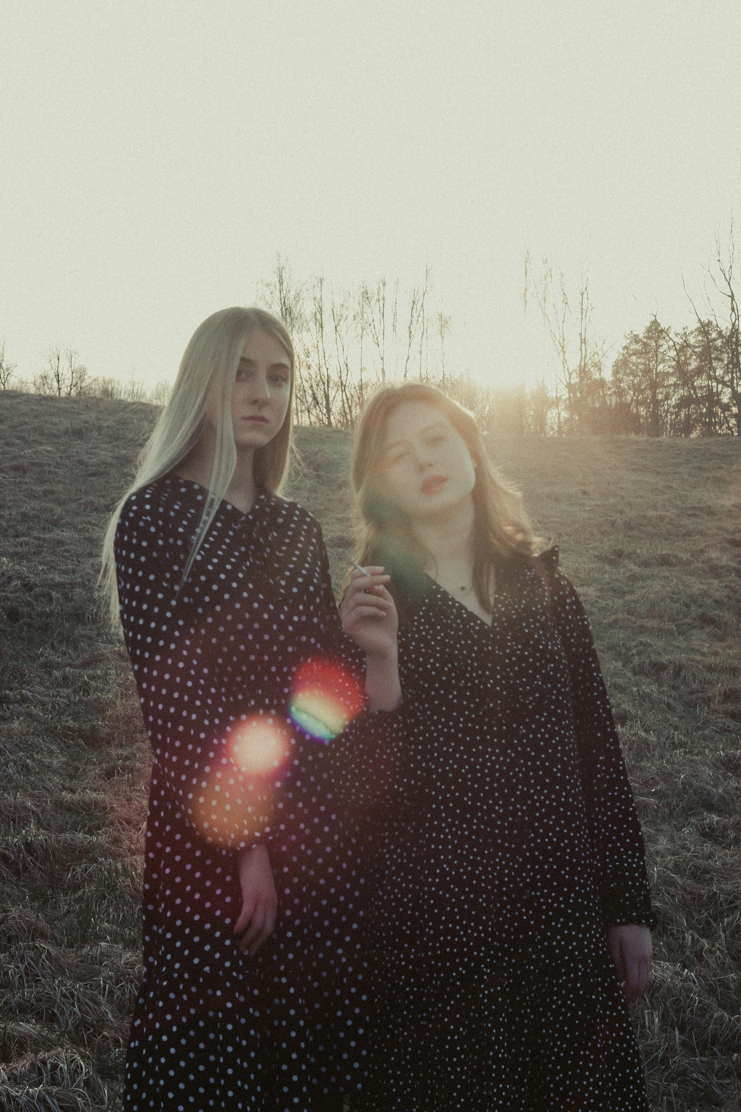 Ana & Akvilė. Fotografė Aleksandra Samozvanova