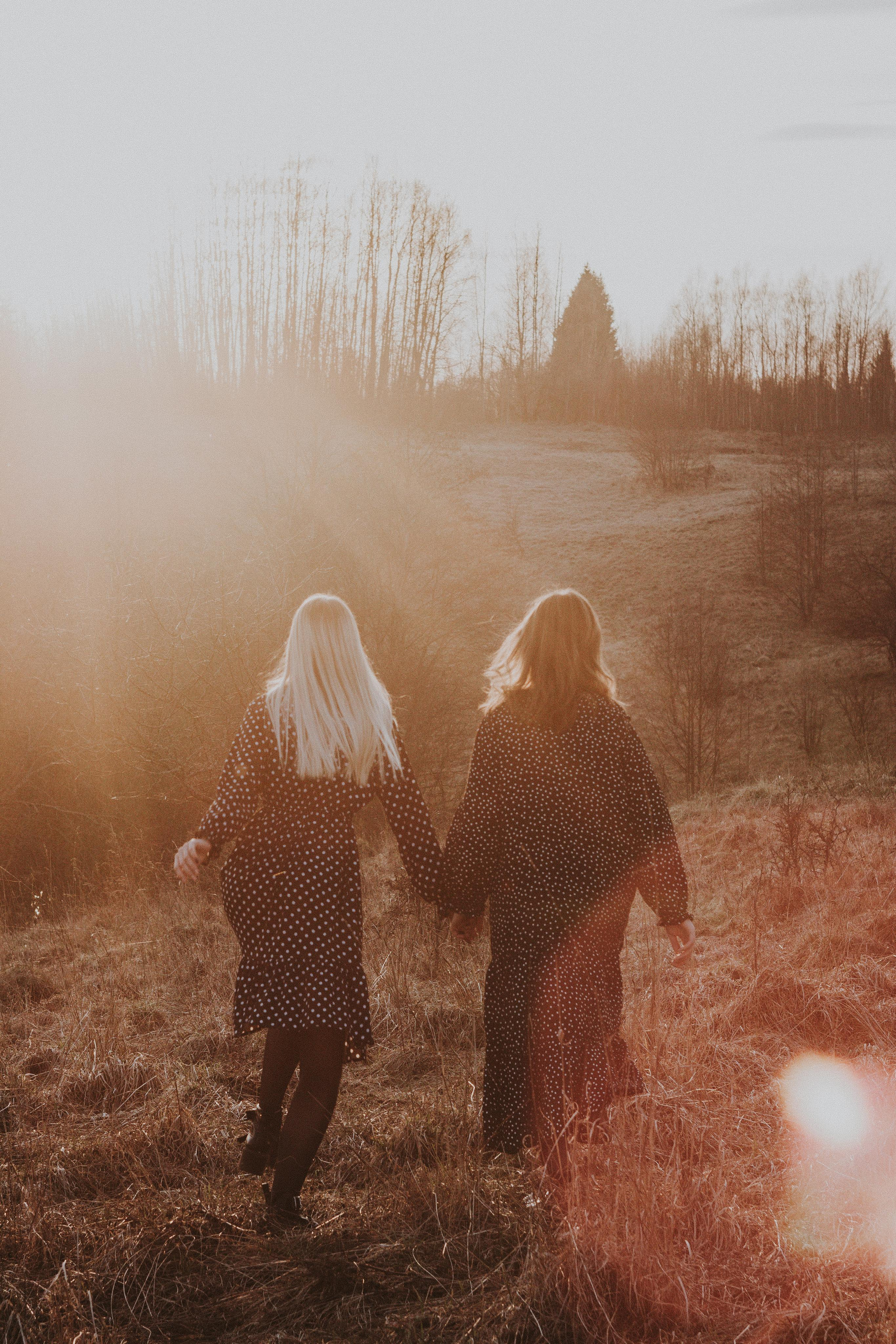 Ana & Akvilė. Fotografė Aleksandra Samozvanova