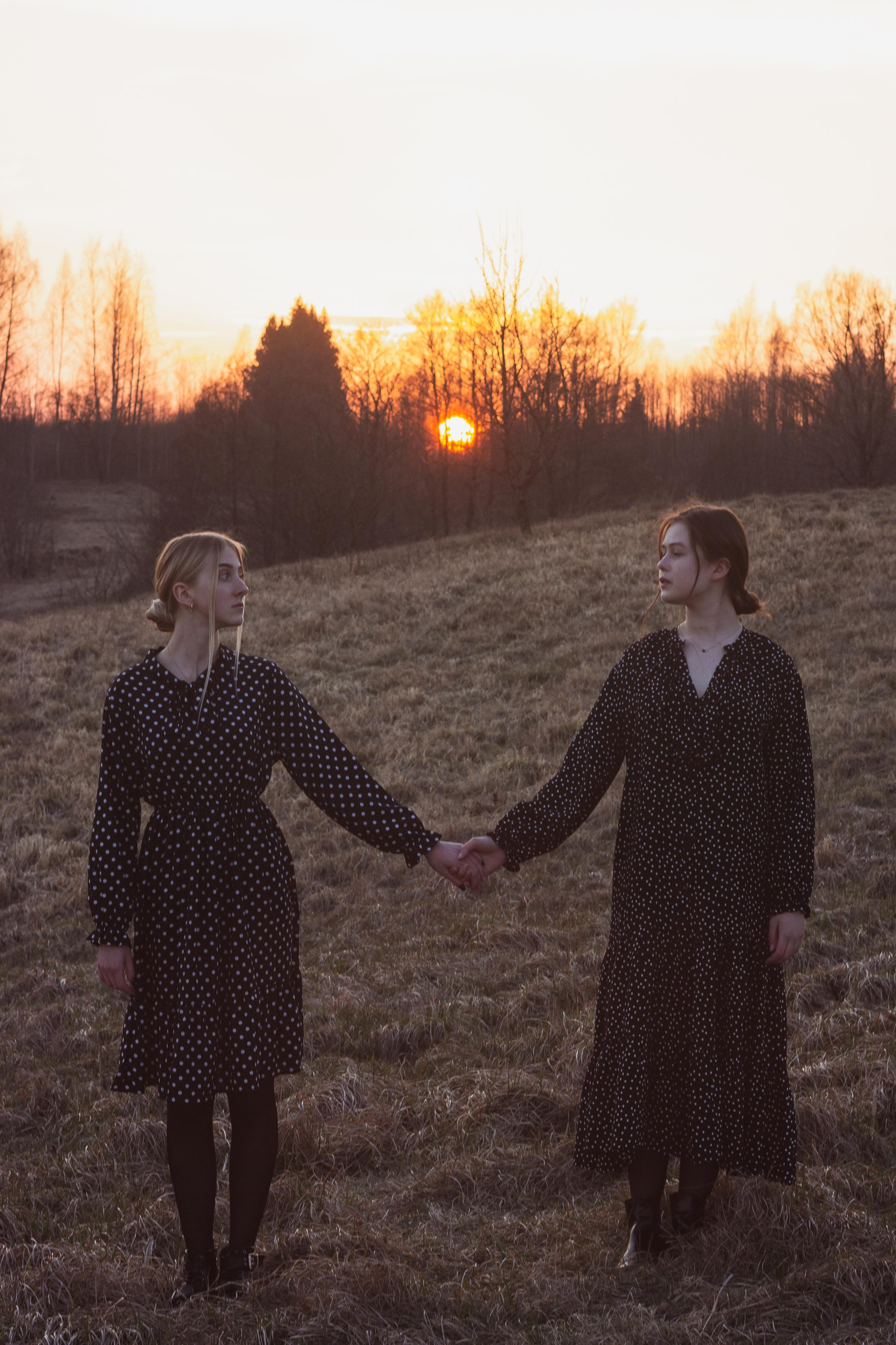 Ana & Akvilė. Fotografė Aleksandra Samozvanova