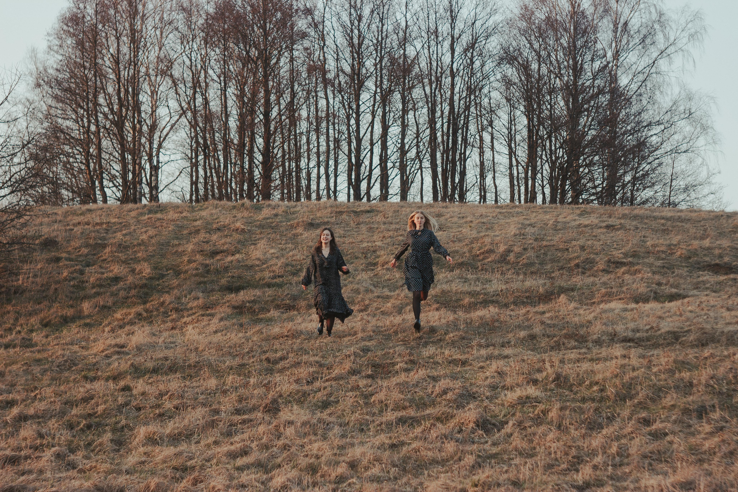 Ana & Akvilė. Fotografė Aleksandra Samozvanova