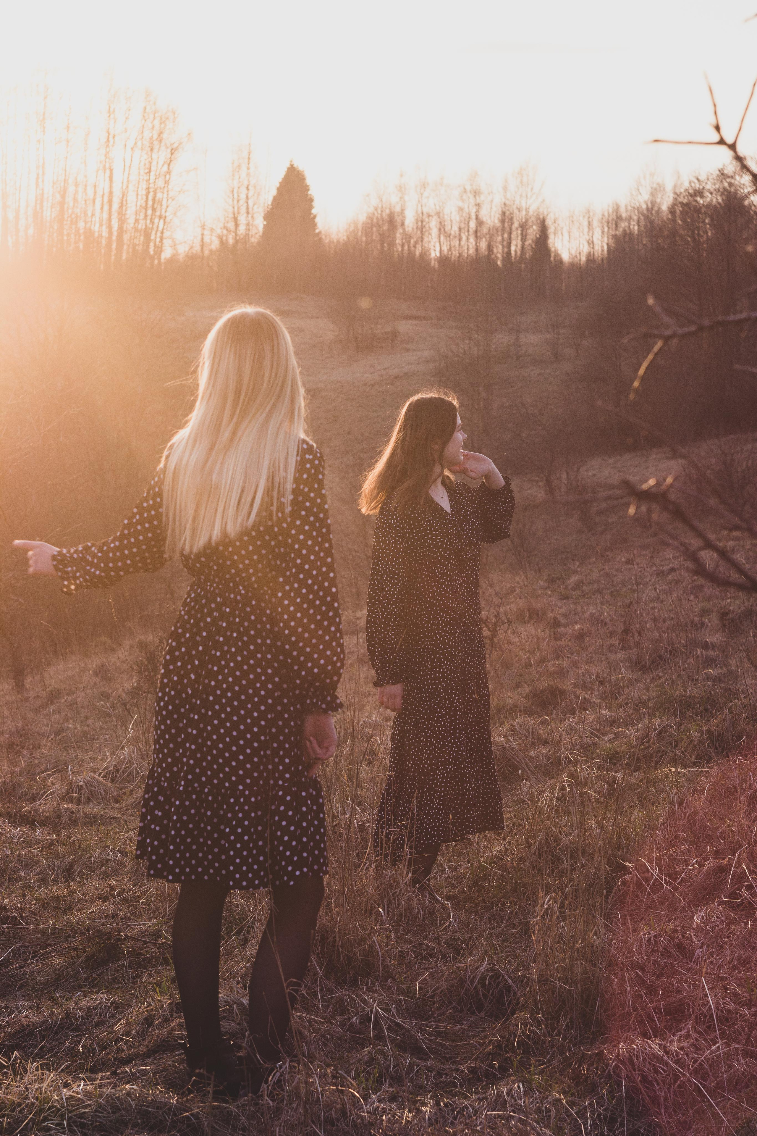 Ana & Akvilė. Fotografė Aleksandra Samozvanova