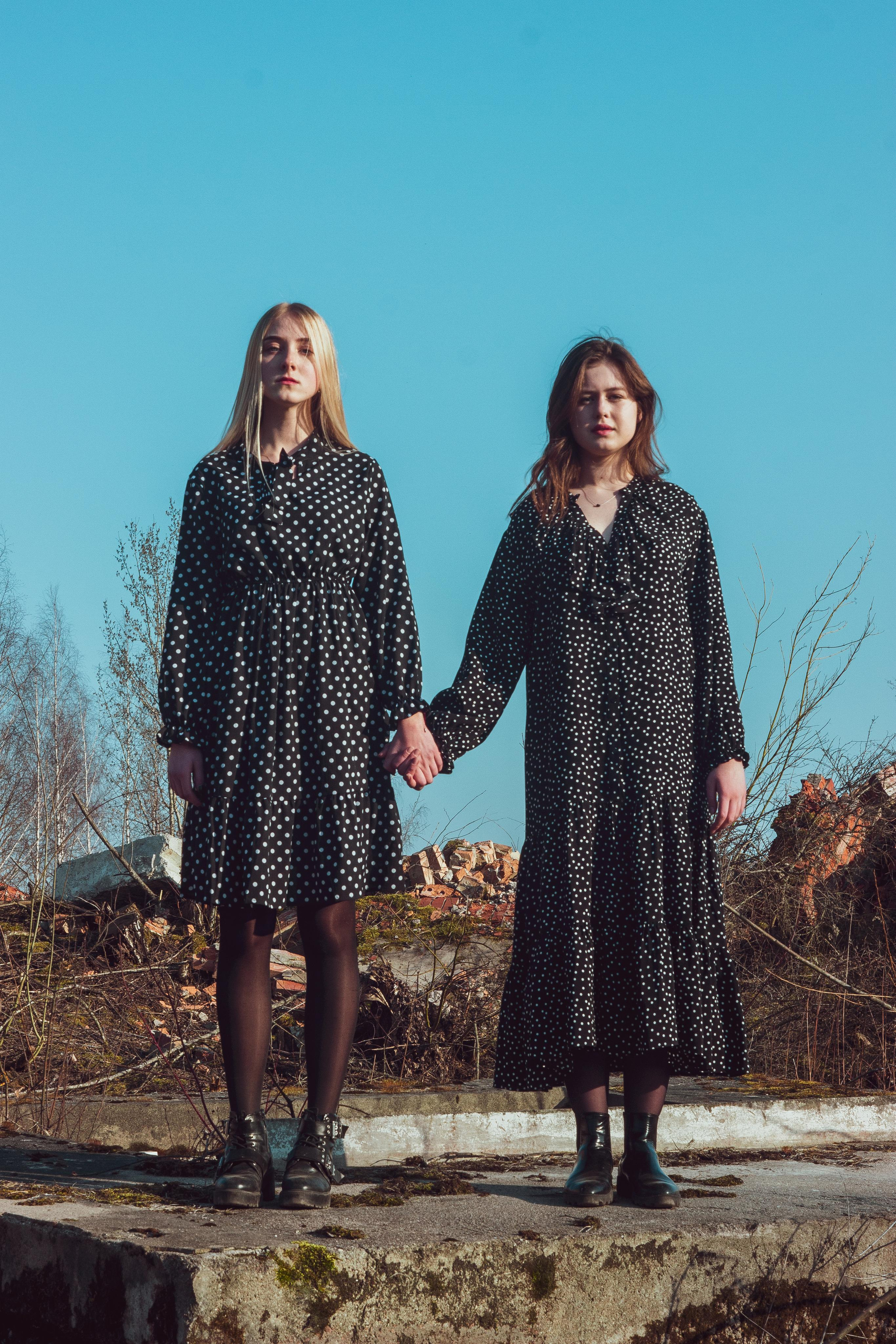 Ana & Akvilė. Fotografė Aleksandra Samozvanova