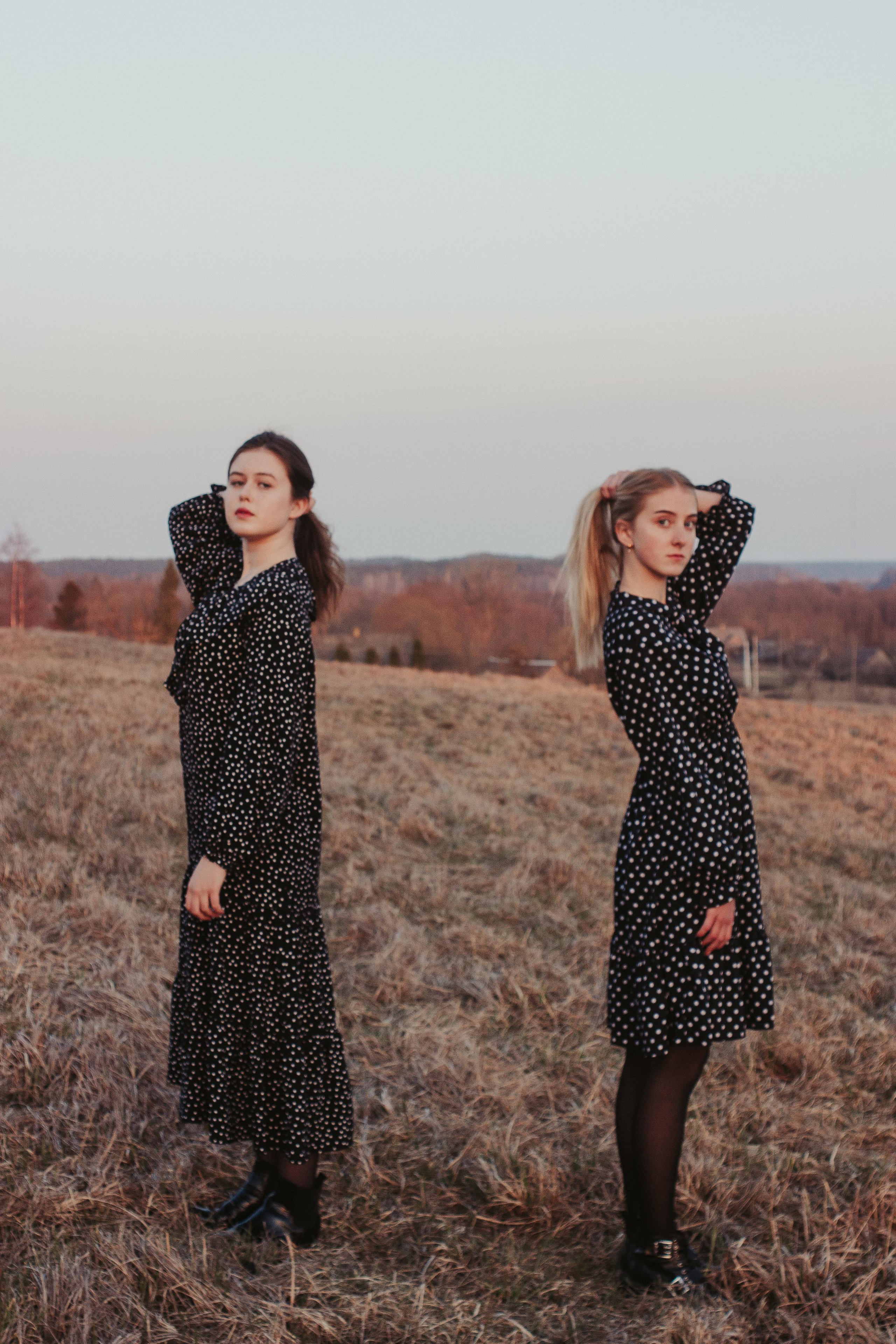 Ana & Akvilė. Fotografė Aleksandra Samozvanova
