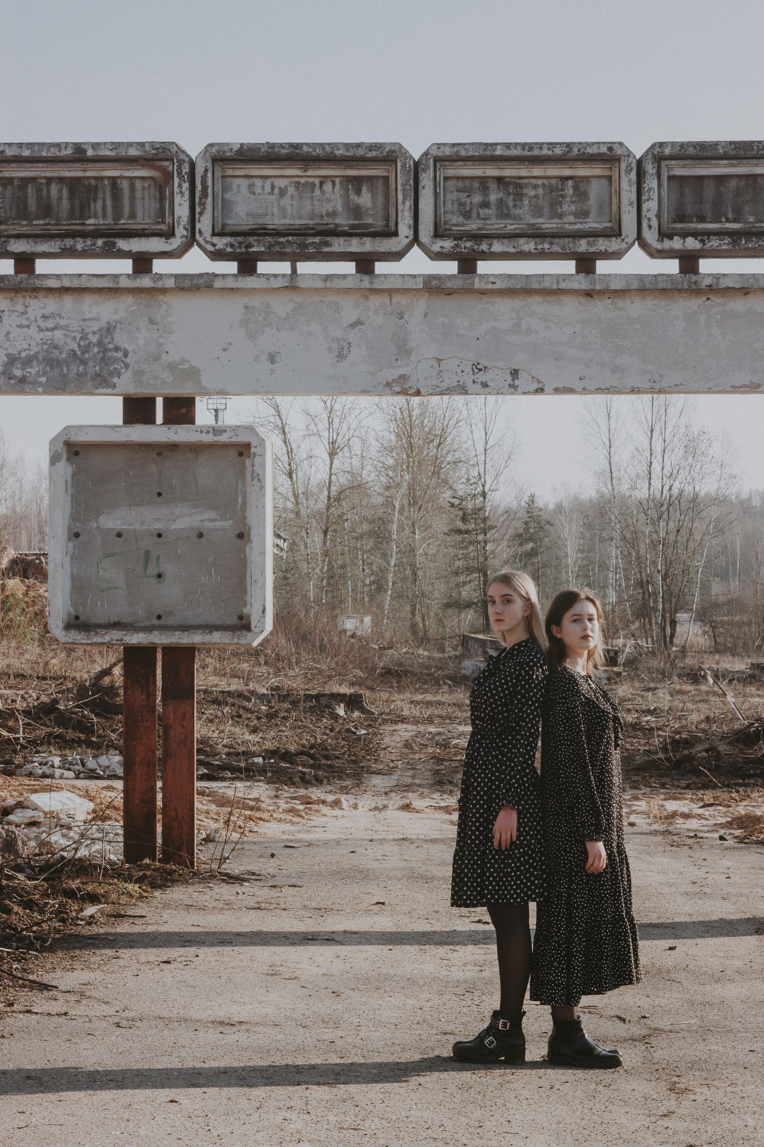Ana & Akvilė. Fotografė Aleksandra Samozvanova