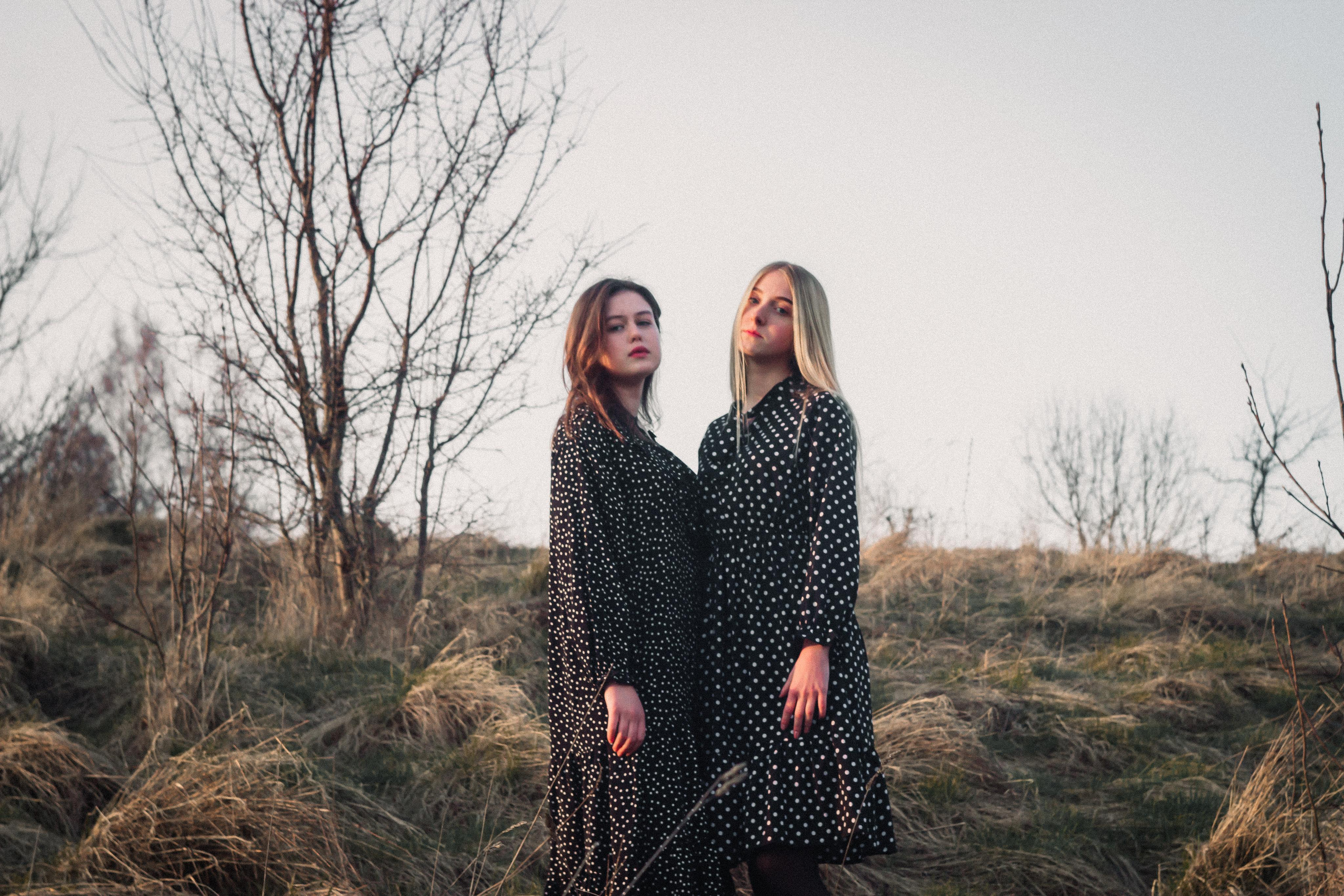 Ana & Akvilė. Fotografė Aleksandra Samozvanova