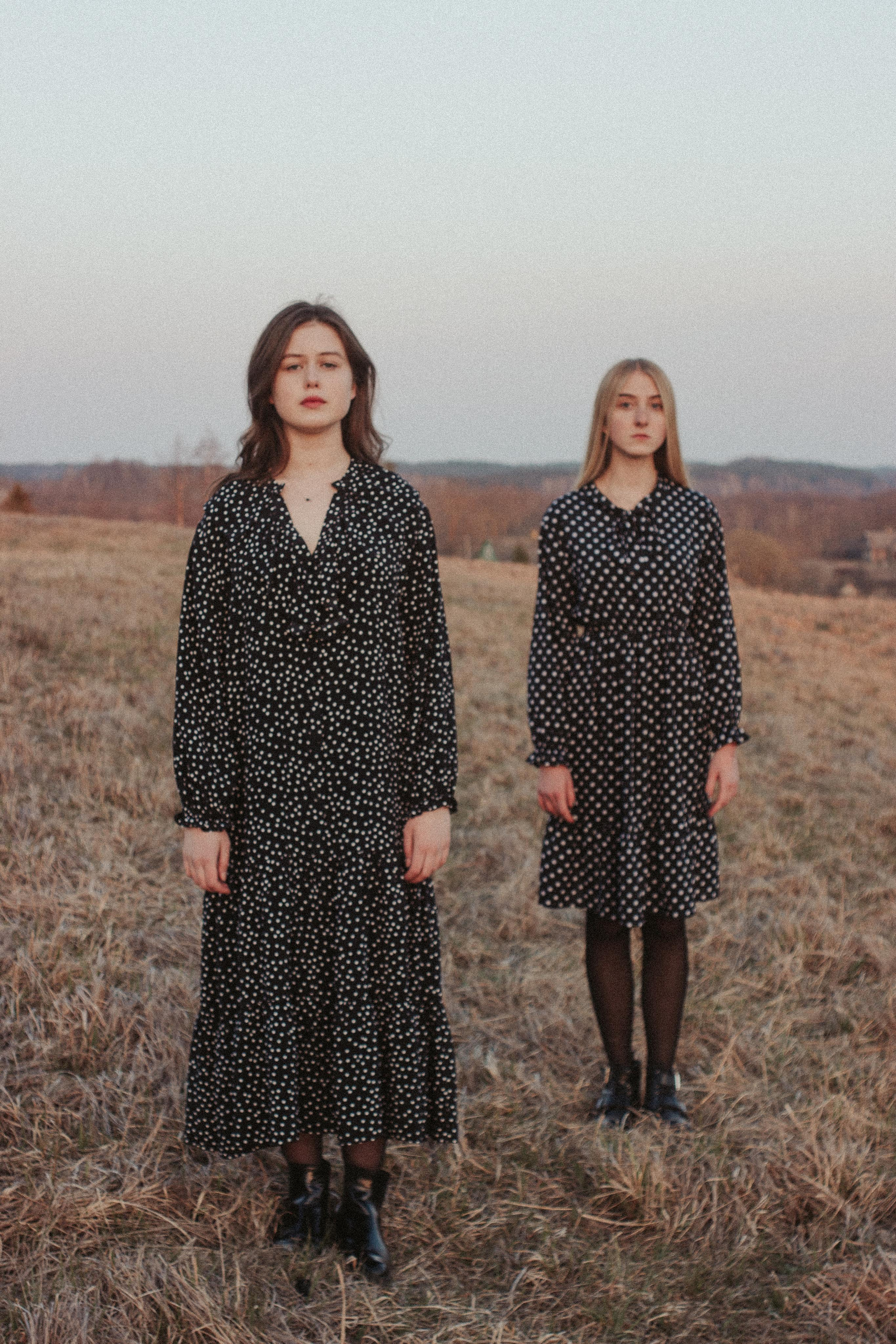 Ana & Akvilė. Fotografė Aleksandra Samozvanova