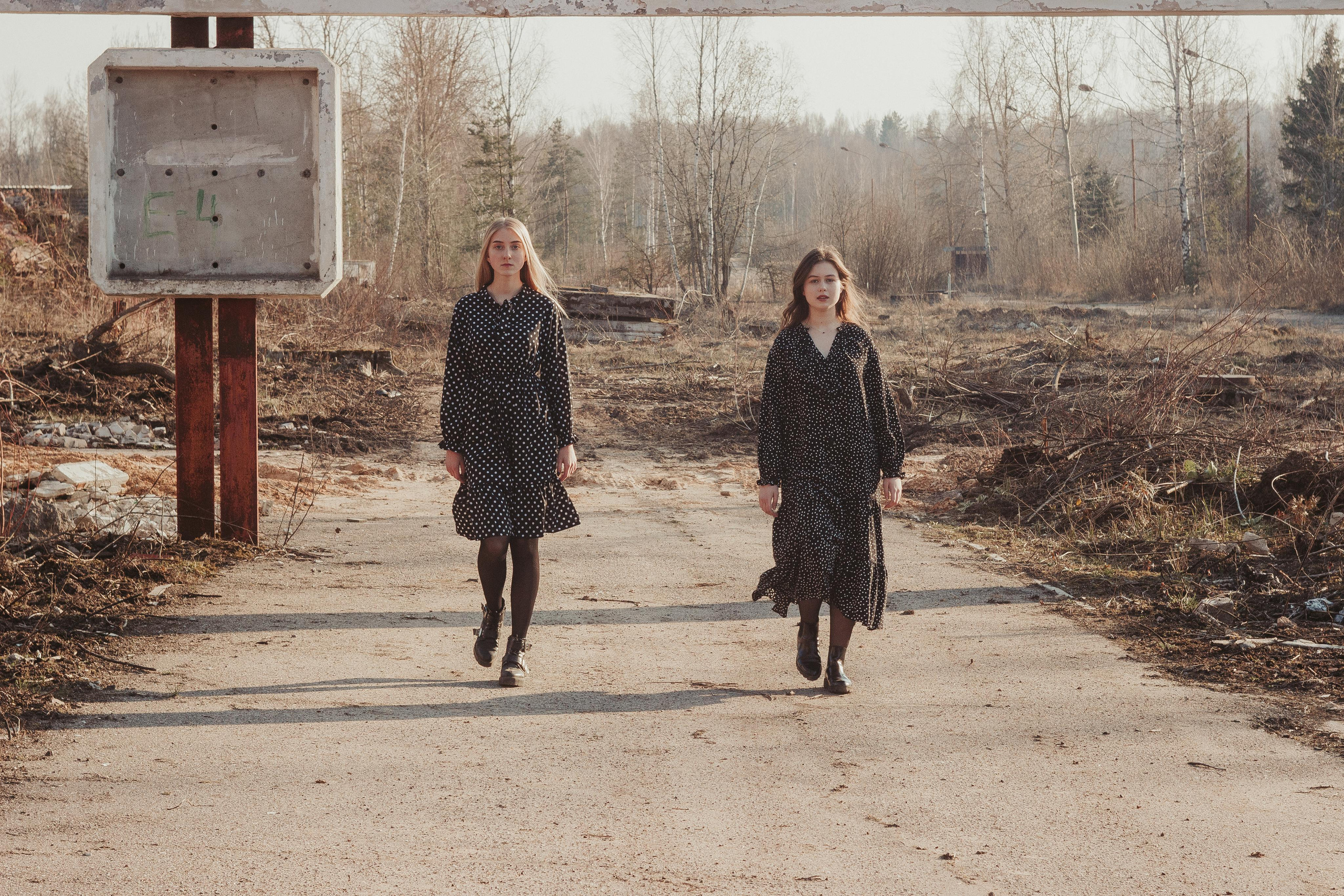 Ana & Akvilė. Fotografė Aleksandra Samozvanova