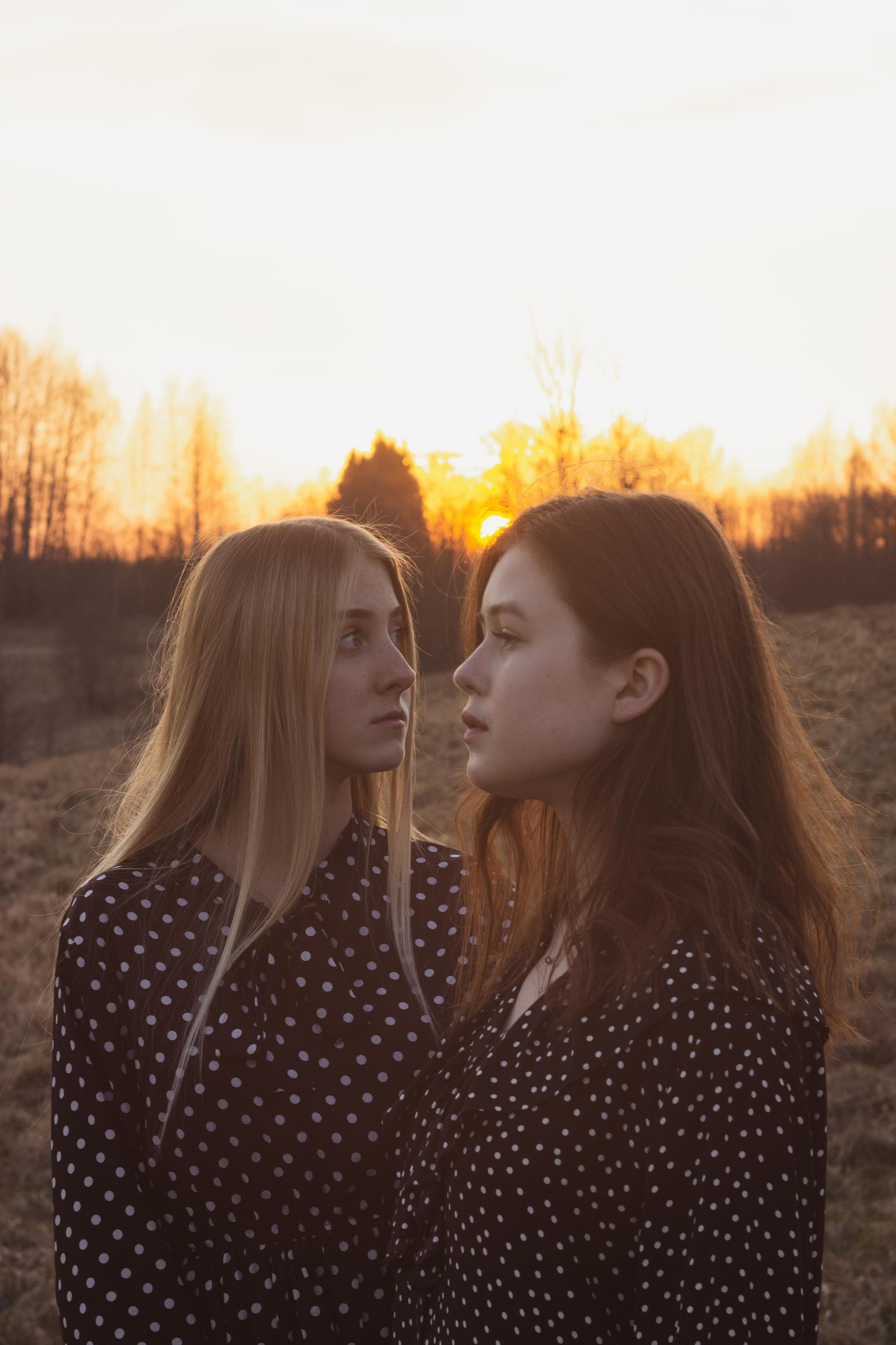 Ana & Akvilė. Fotografė Aleksandra Samozvanova
