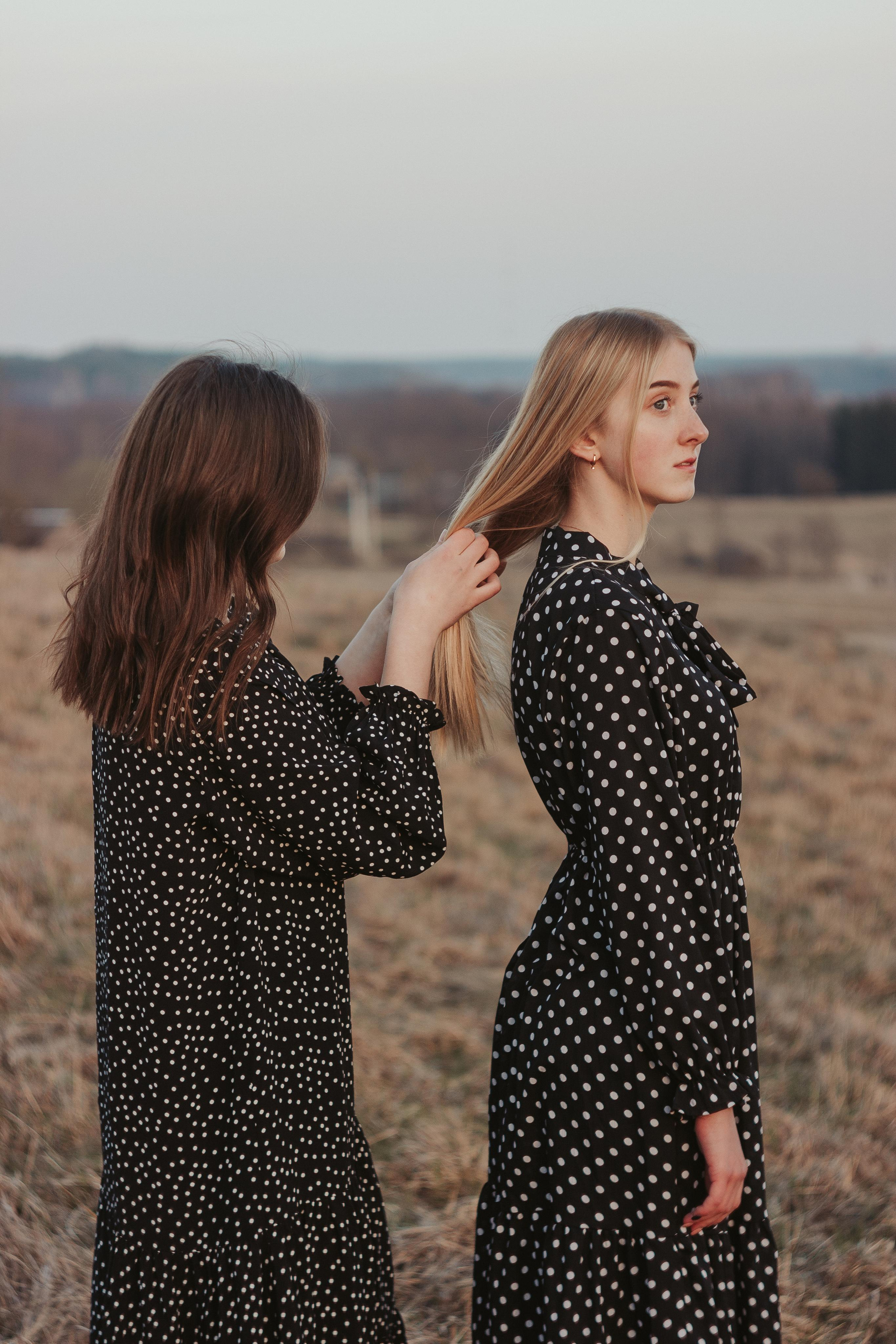 Ana & Akvilė. Fotografė Aleksandra Samozvanova