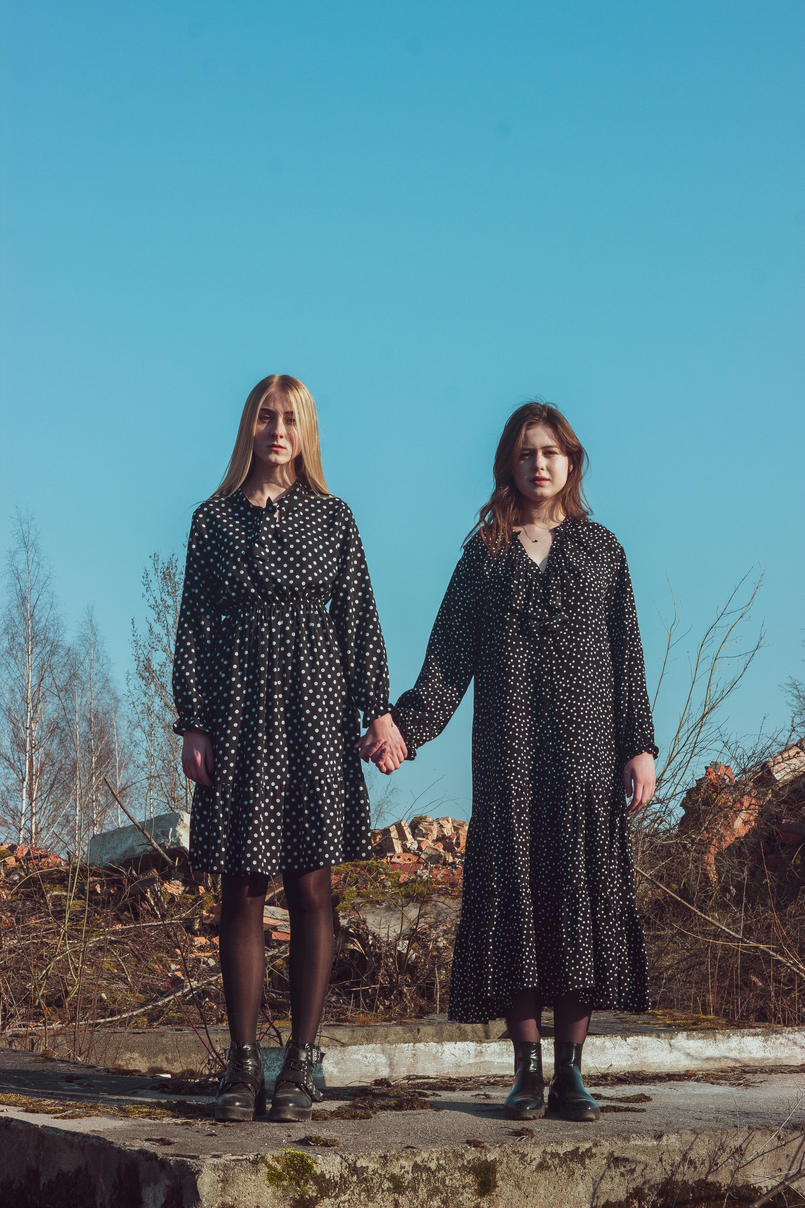 Ana & Akvilė. Fotografė Aleksandra Samozvanova