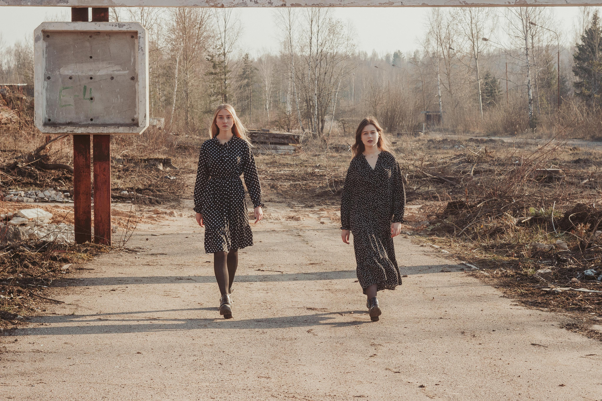 Ana & Akvilė. Fotografė Aleksandra Samozvanova